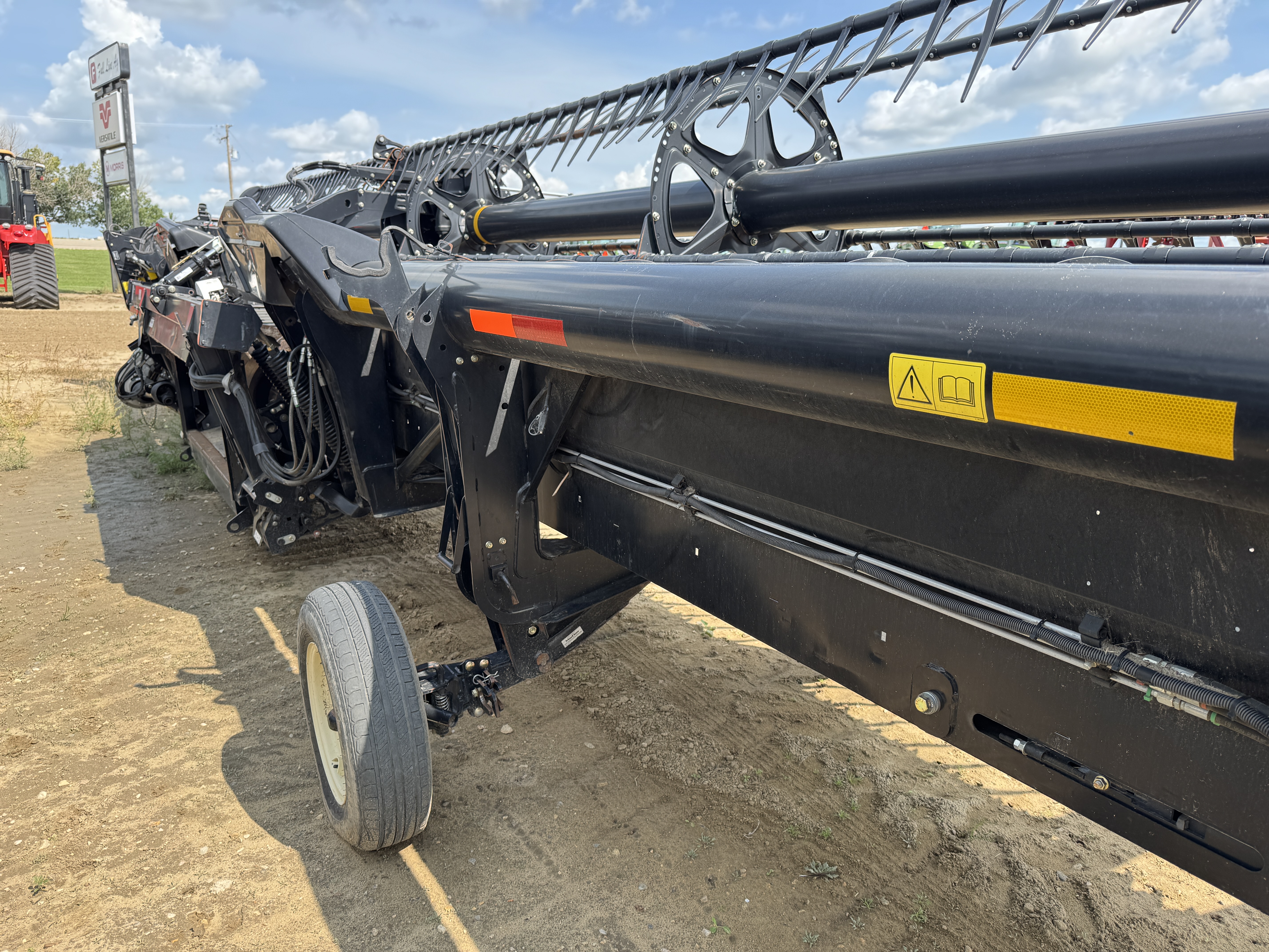 2016 MacDon FD75-35 Header Combine