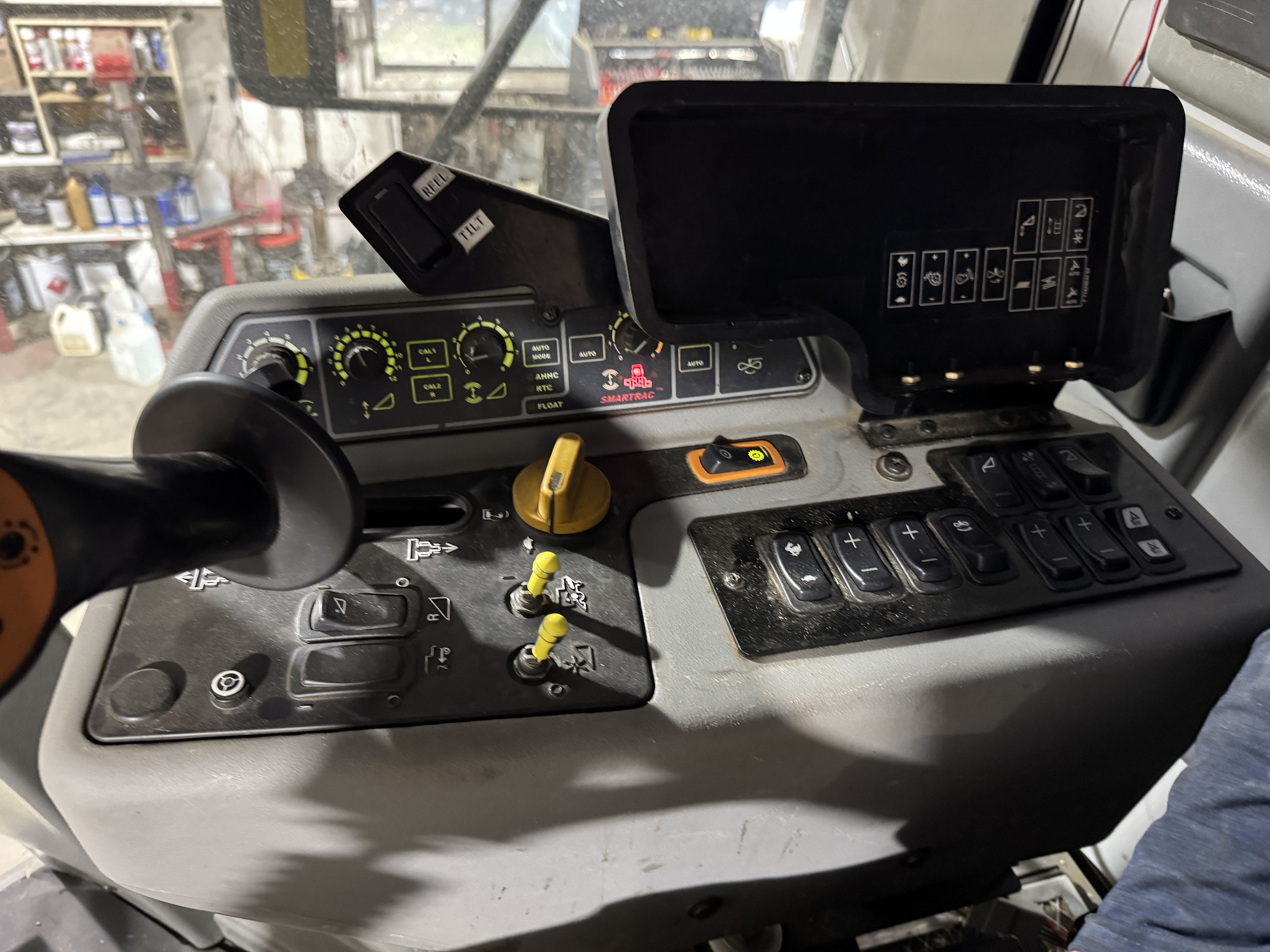 2014 AGCO Gleaner S78 Combine