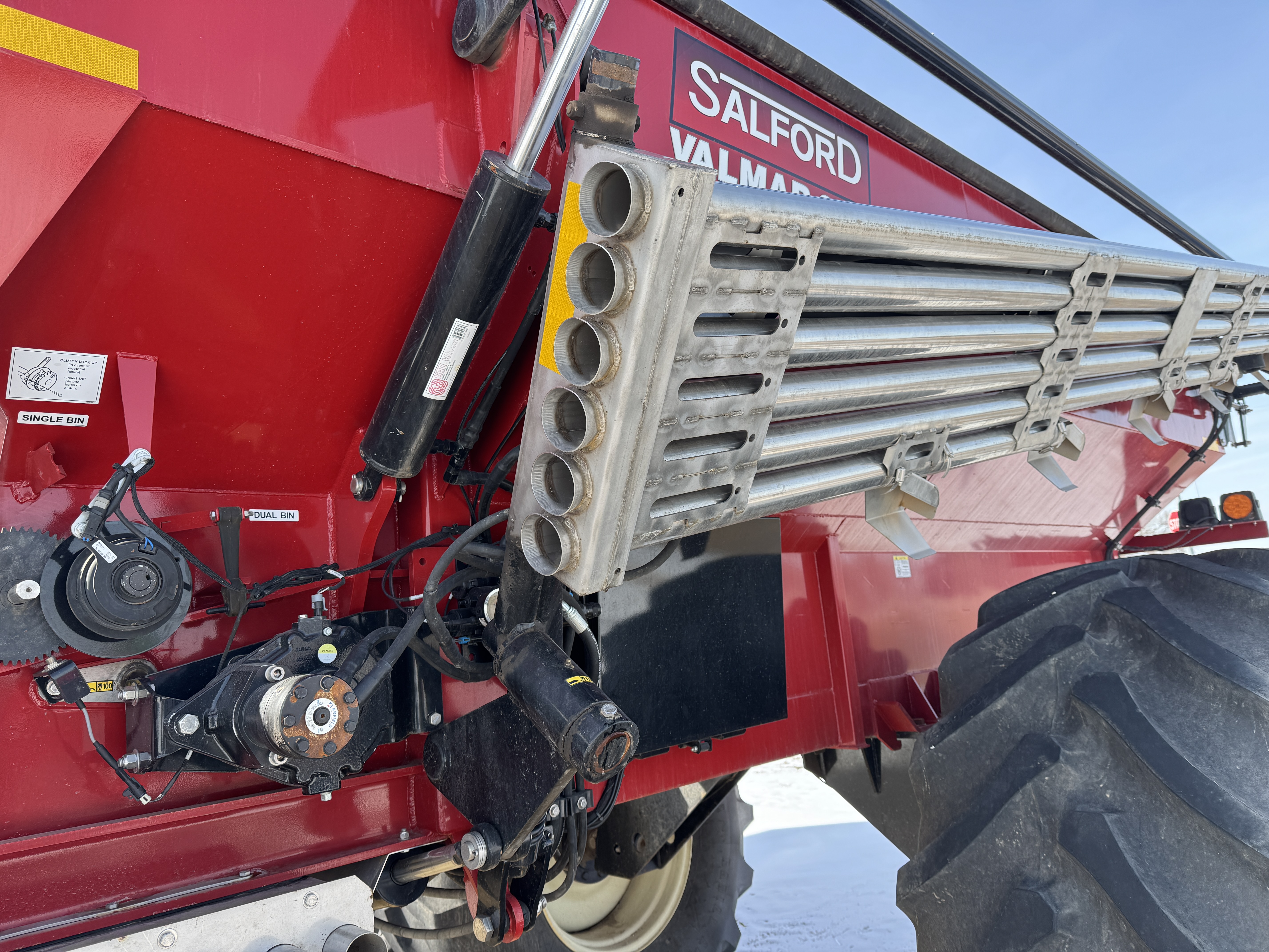 2022 Salford VALMAR 8711 Fertilizer Spreader