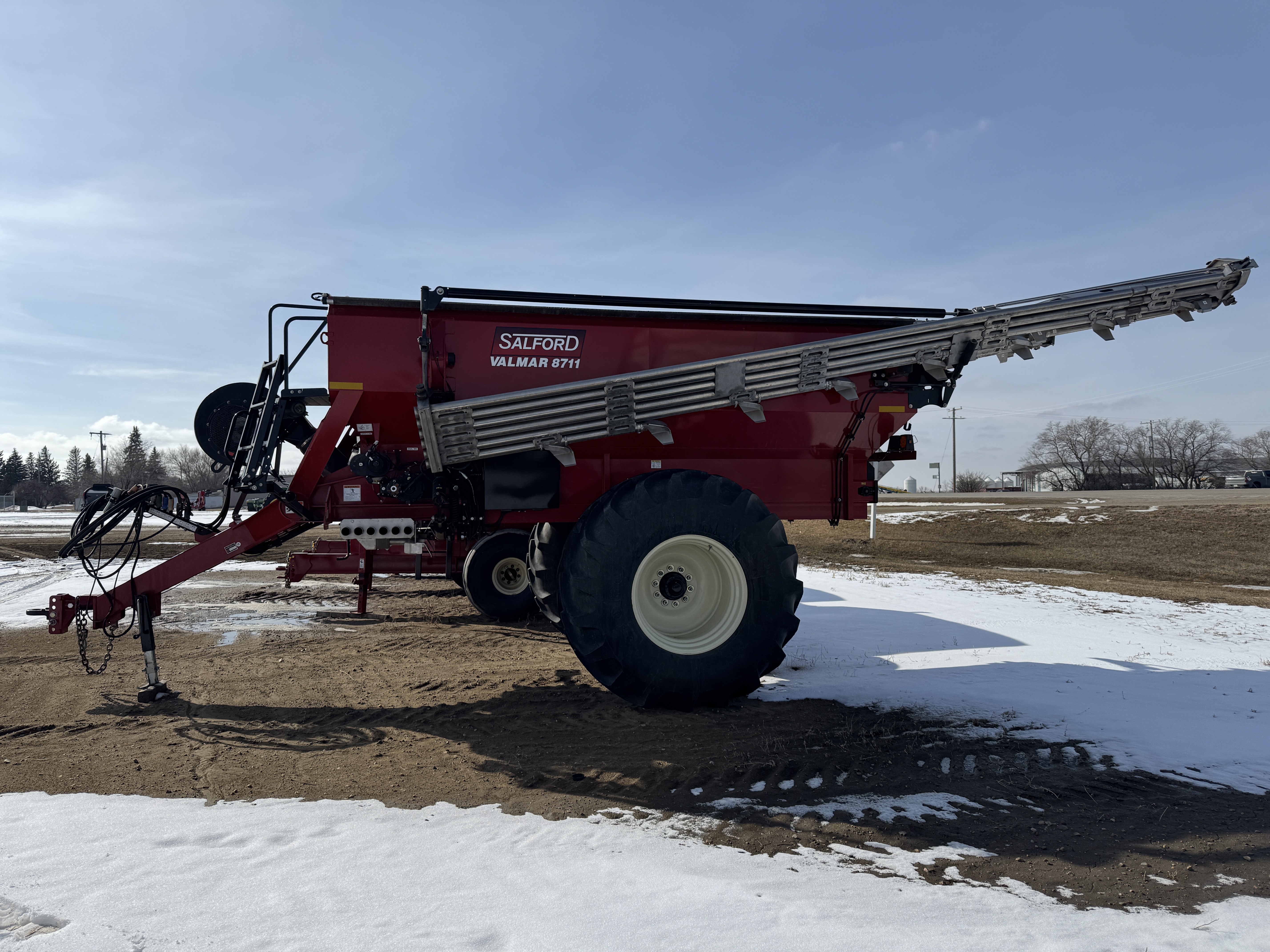 2022 Salford VALMAR 8711 Fertilizer Spreader