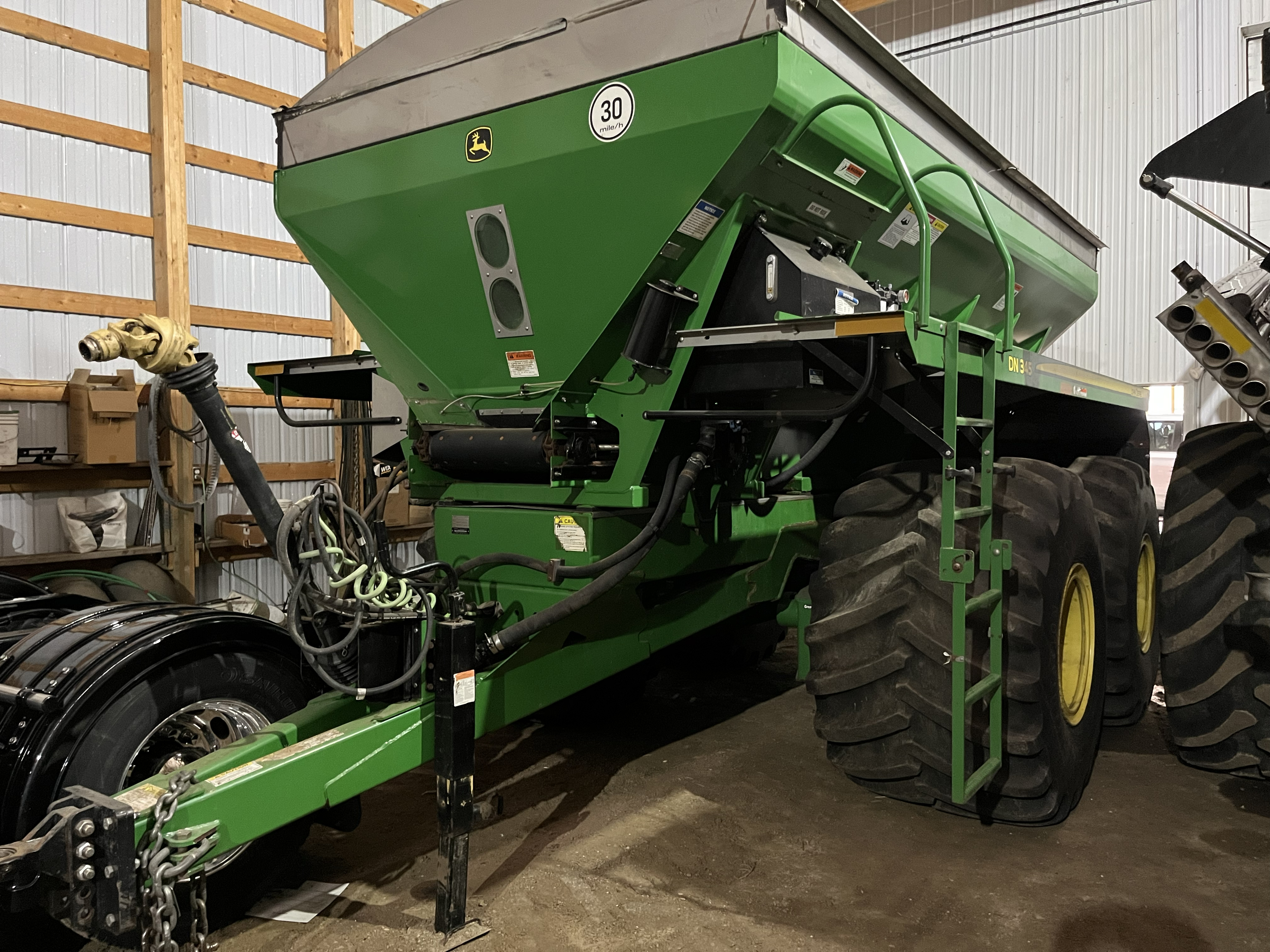 2015 John Deere DN345 Fertilizer Spreader