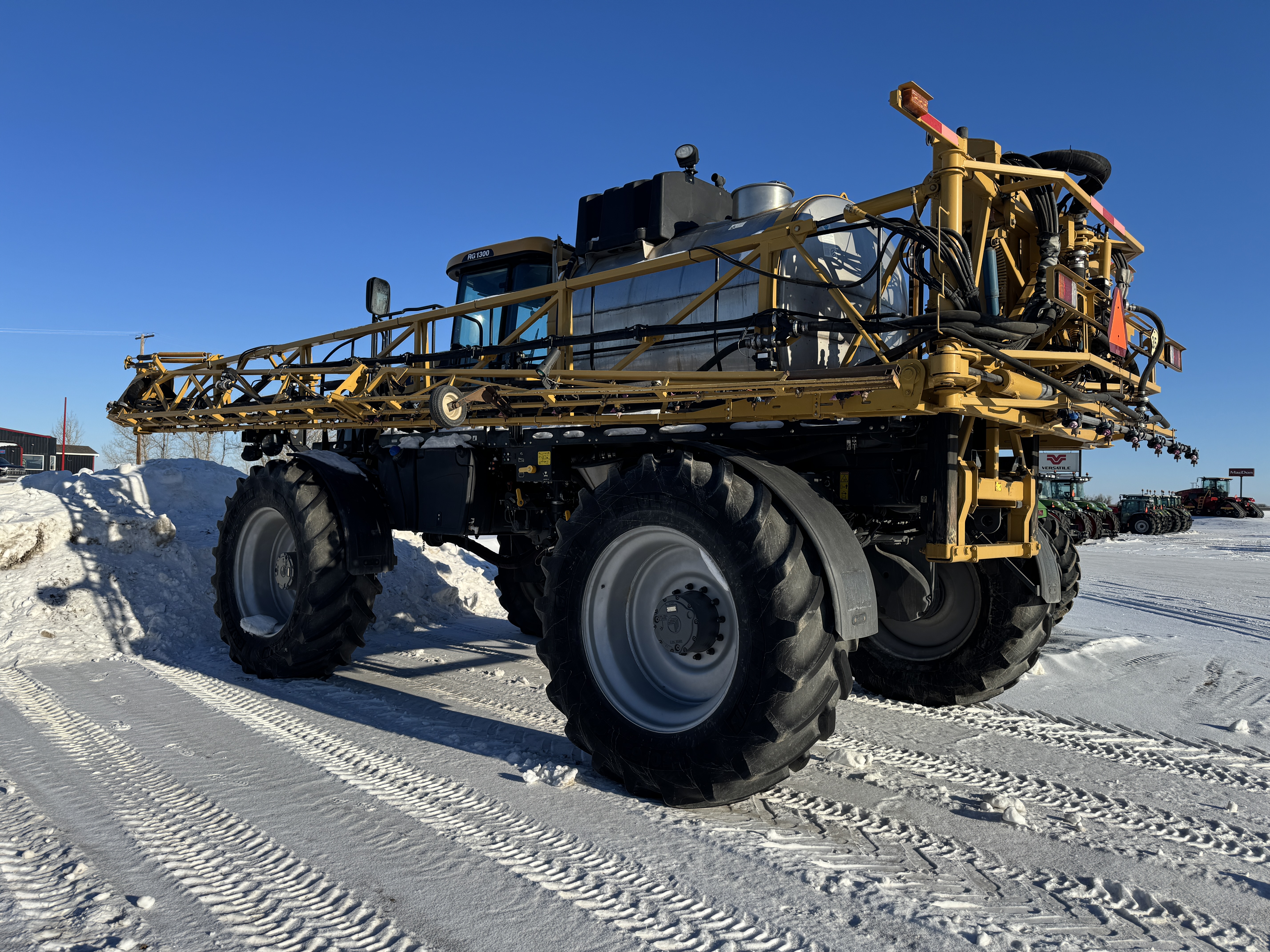 2013 RoGator RG1300 Sprayer/High Clearance