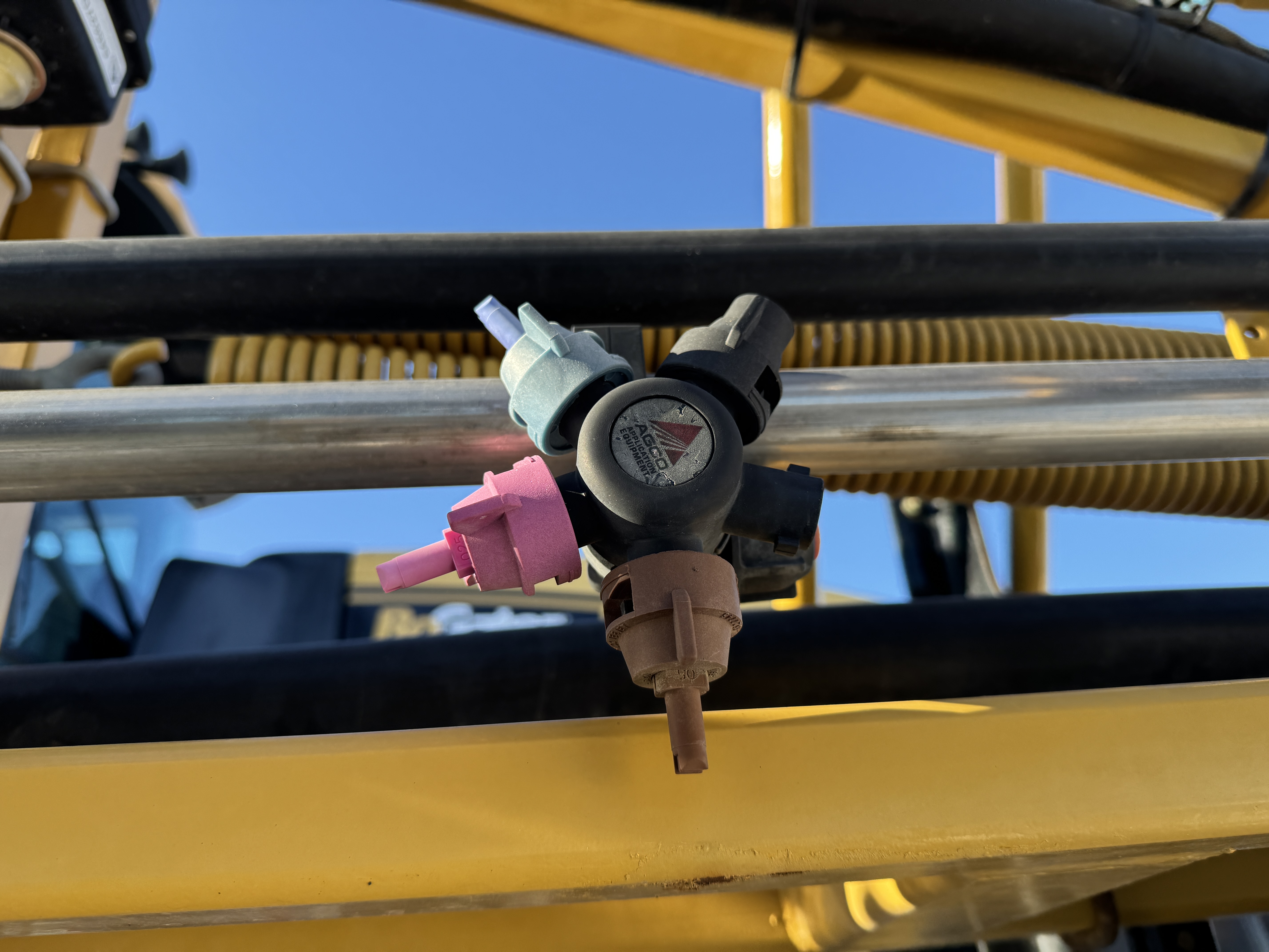 2013 RoGator RG1300 Sprayer/High Clearance