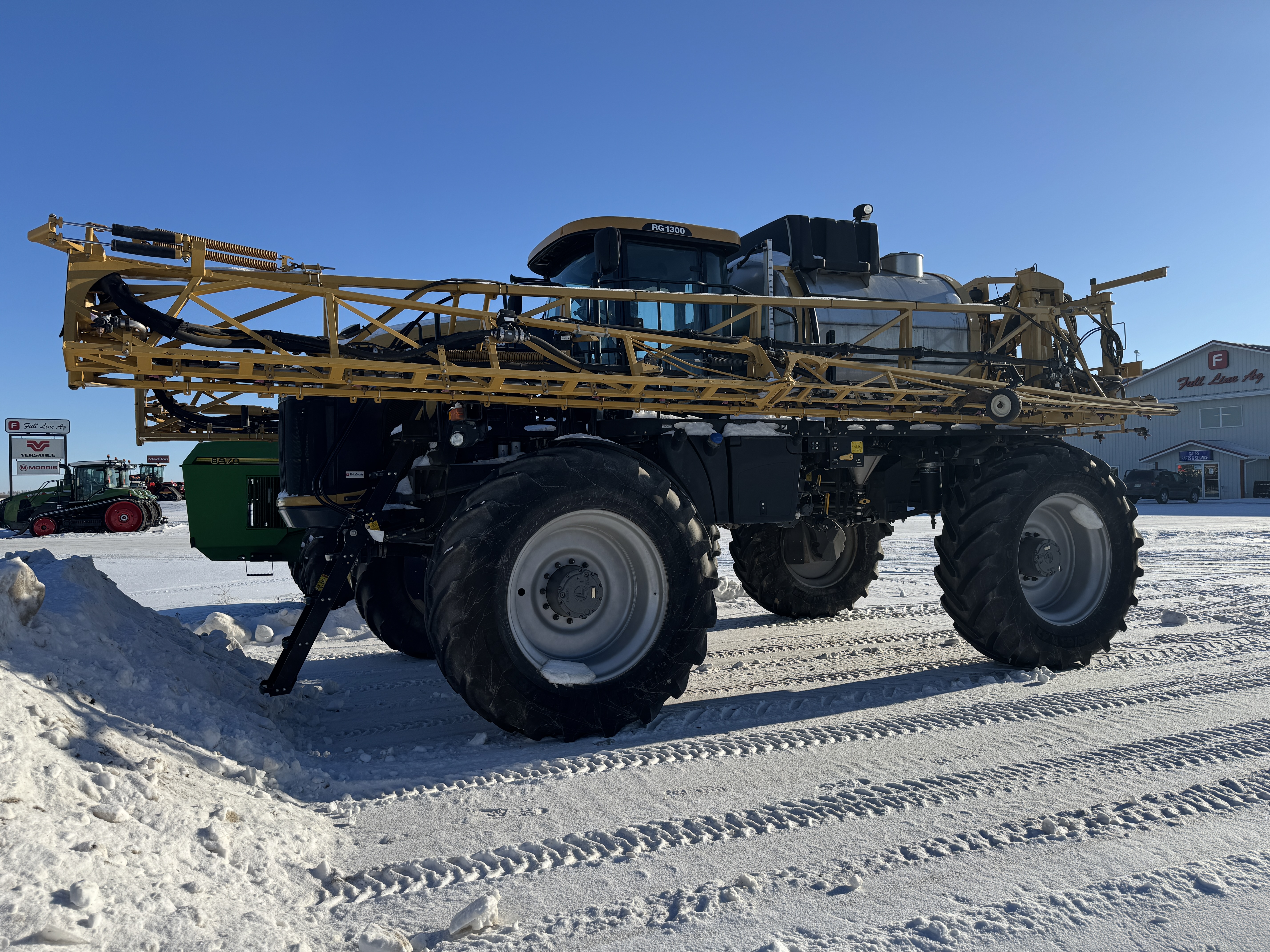 2013 RoGator RG1300 Sprayer/High Clearance