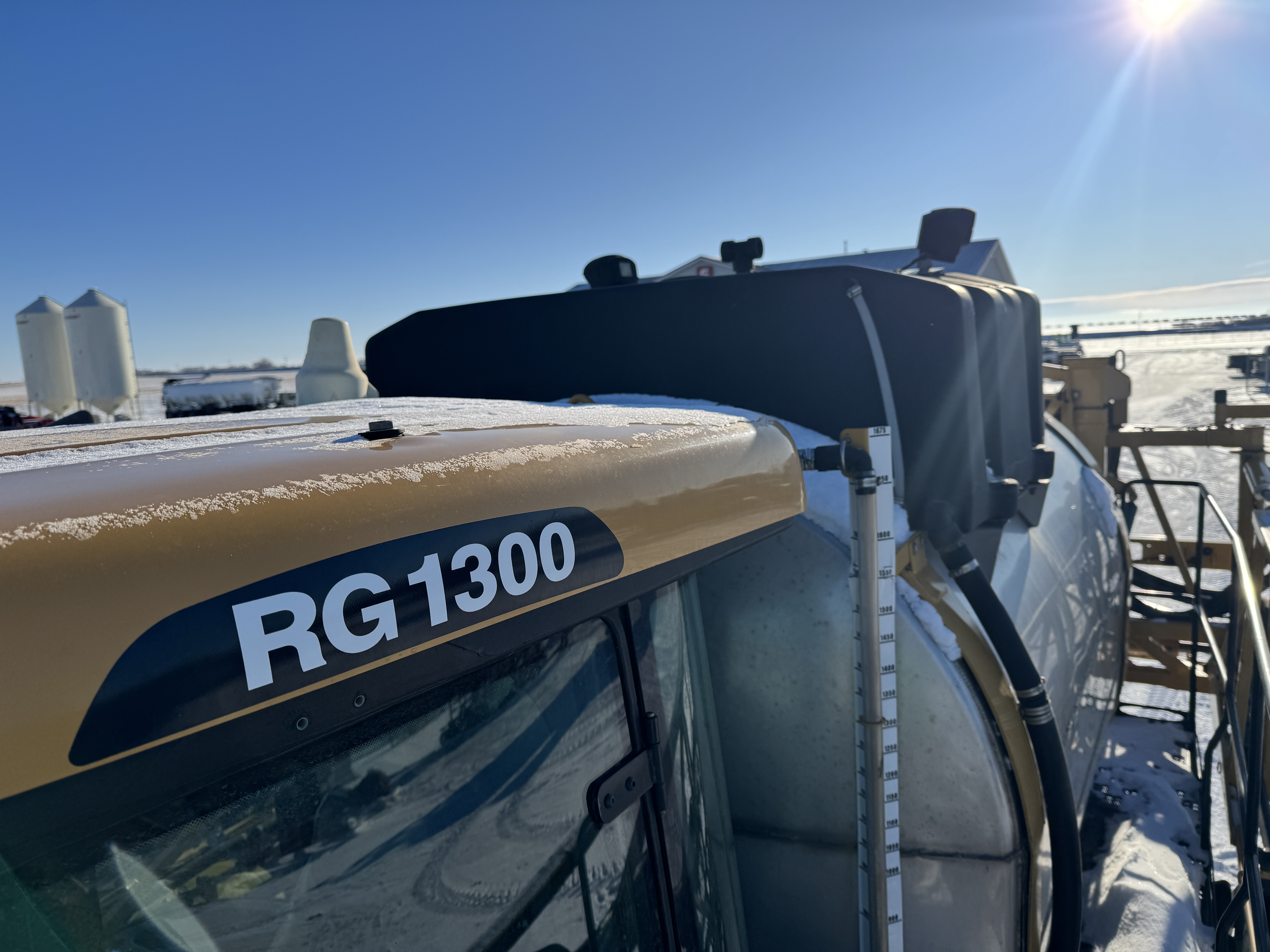 2013 RoGator RG1300 Sprayer/High Clearance