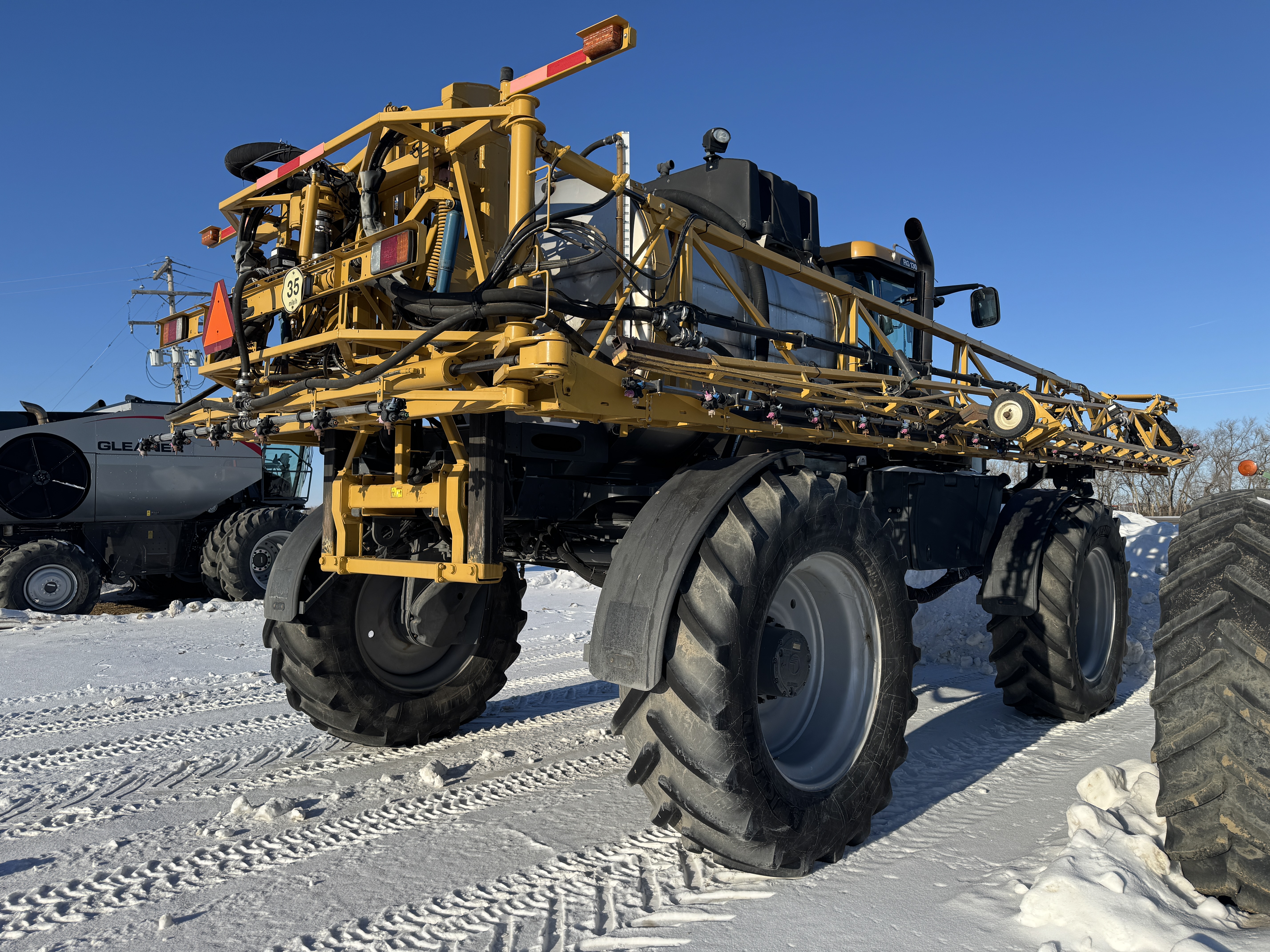 2013 RoGator RG1300 Sprayer/High Clearance