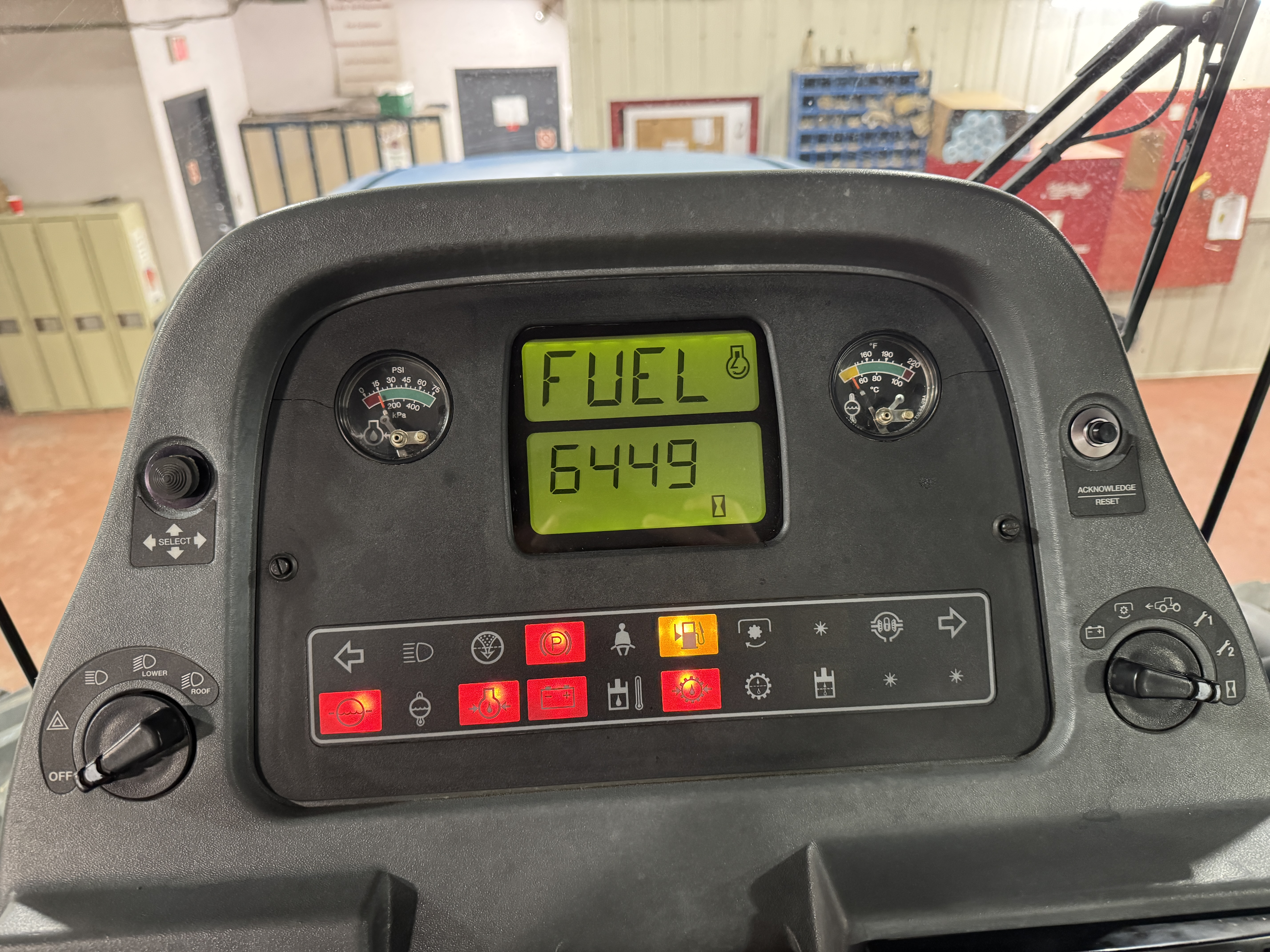 1998 New Holland 9882 Tractor