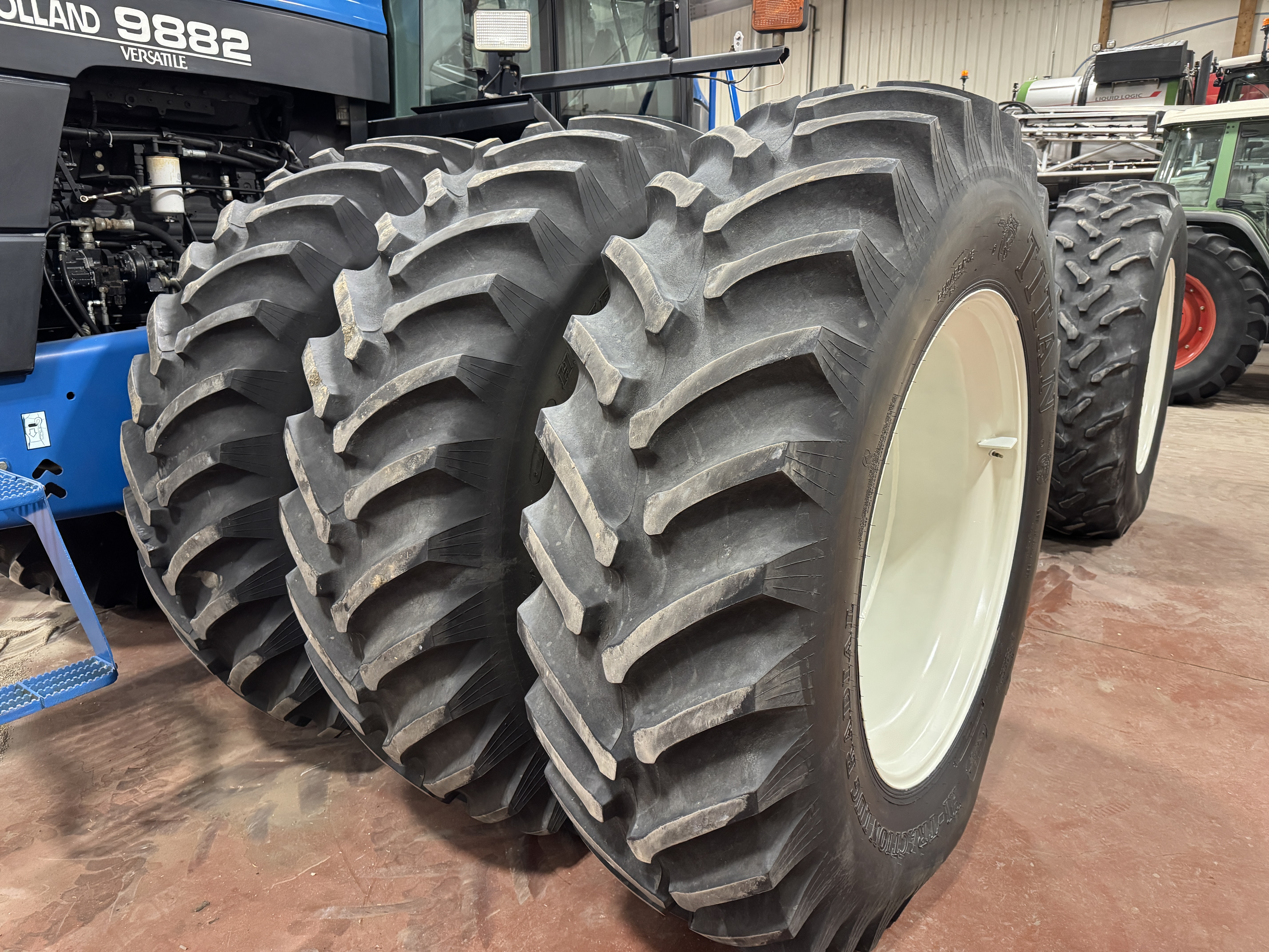 1998 New Holland 9882 Tractor