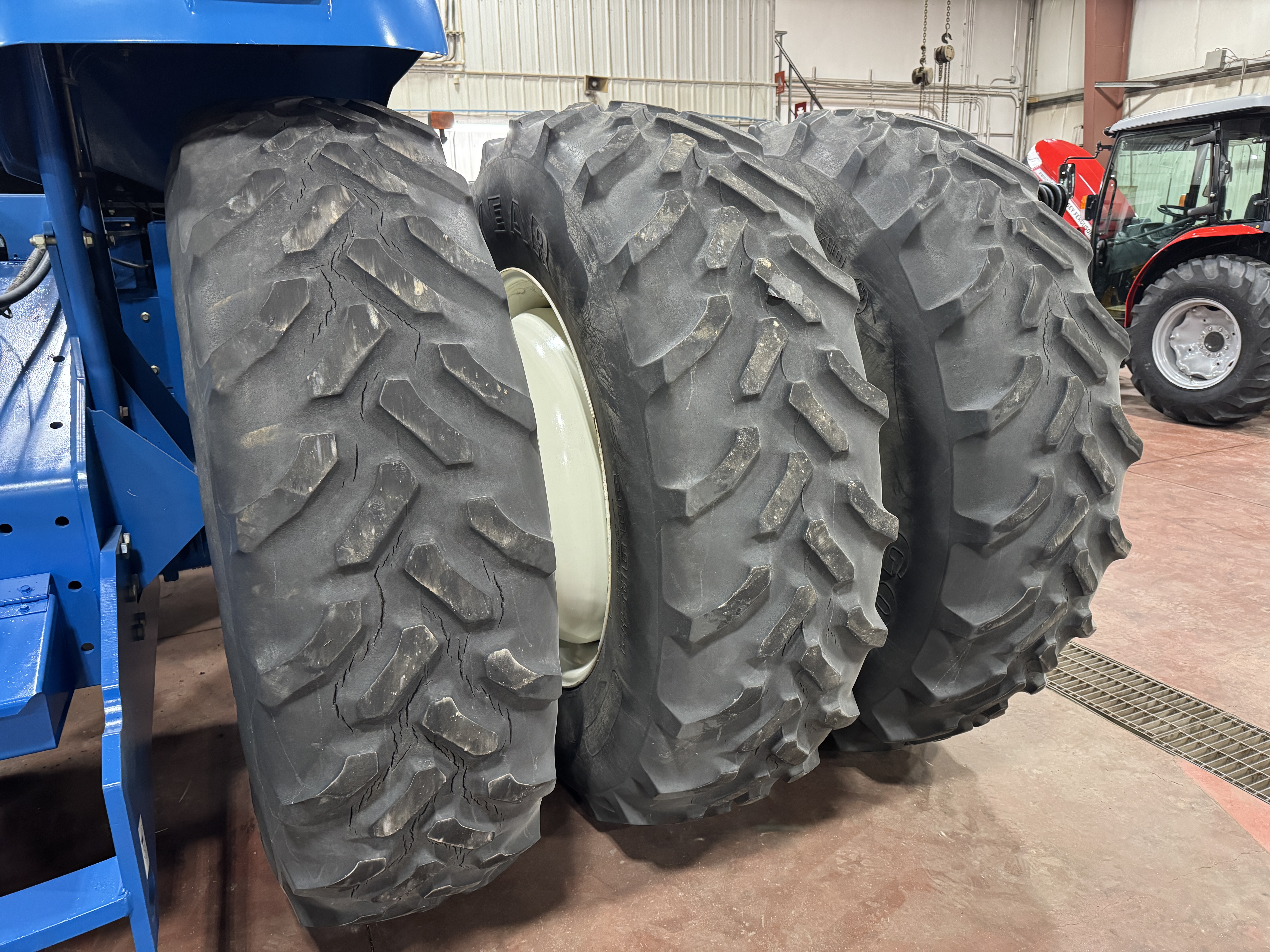 1998 New Holland 9882 Tractor