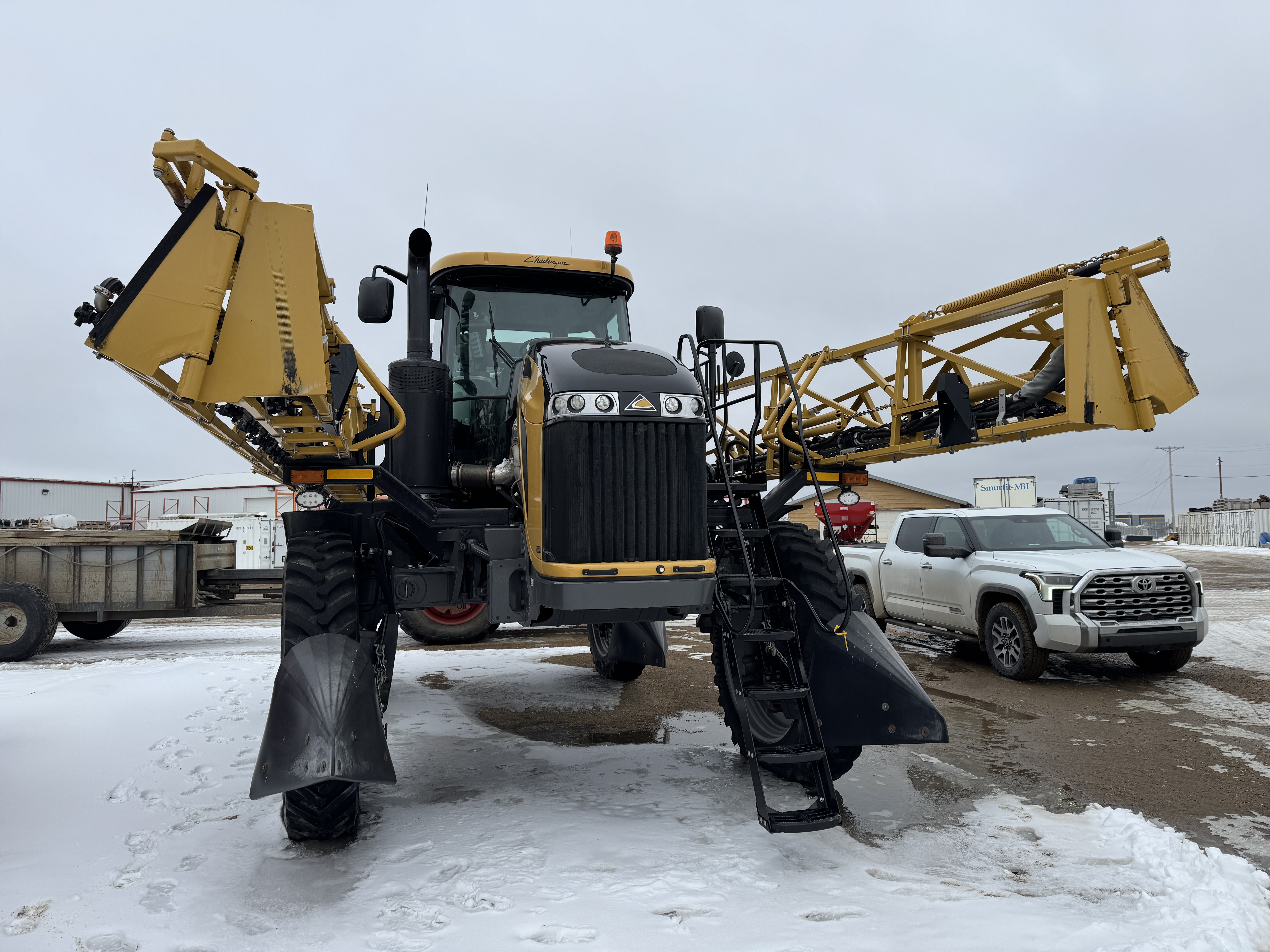 2019 RoGator RG1100C Sprayer/High Clearance
