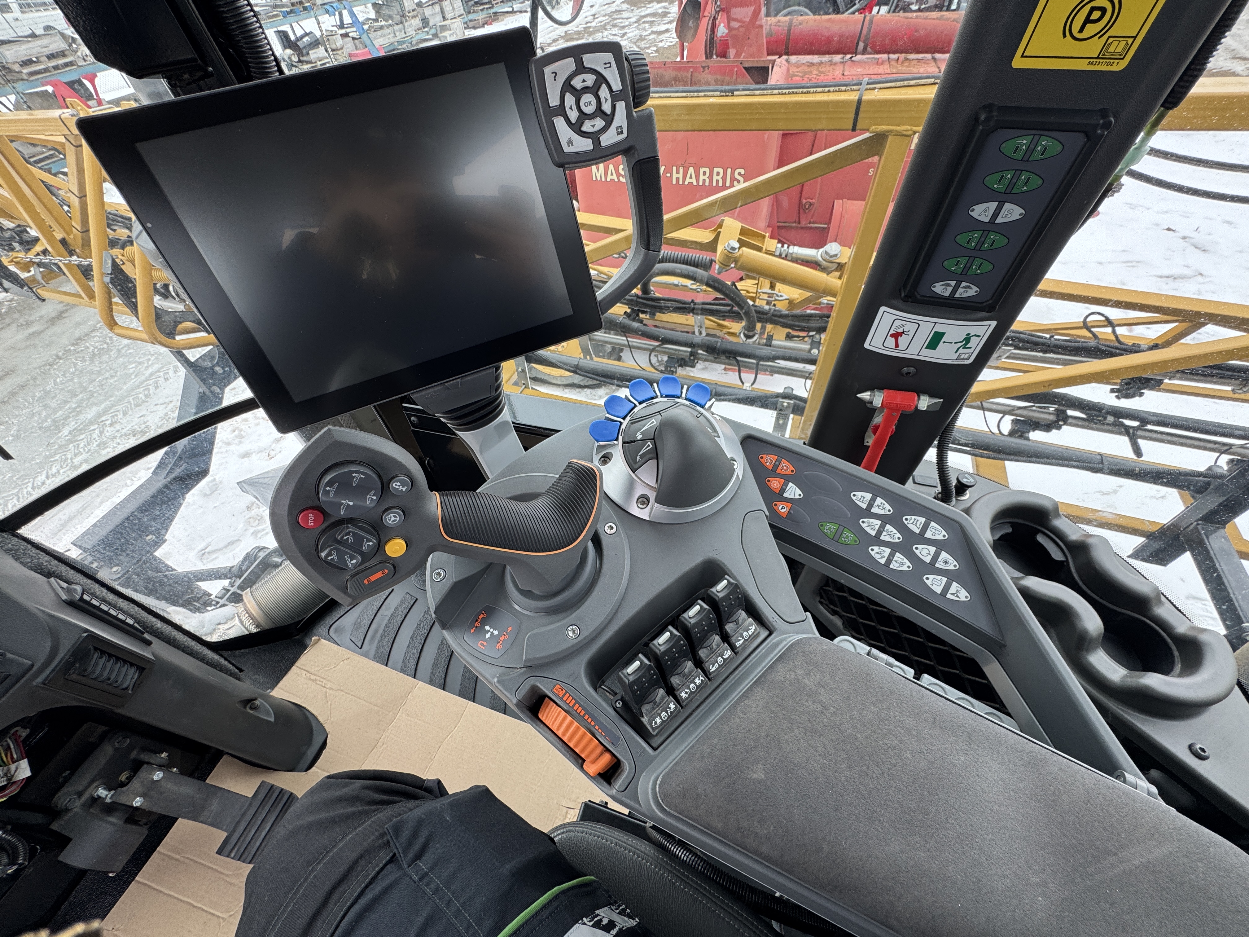 2019 RoGator RG1100C Sprayer/High Clearance