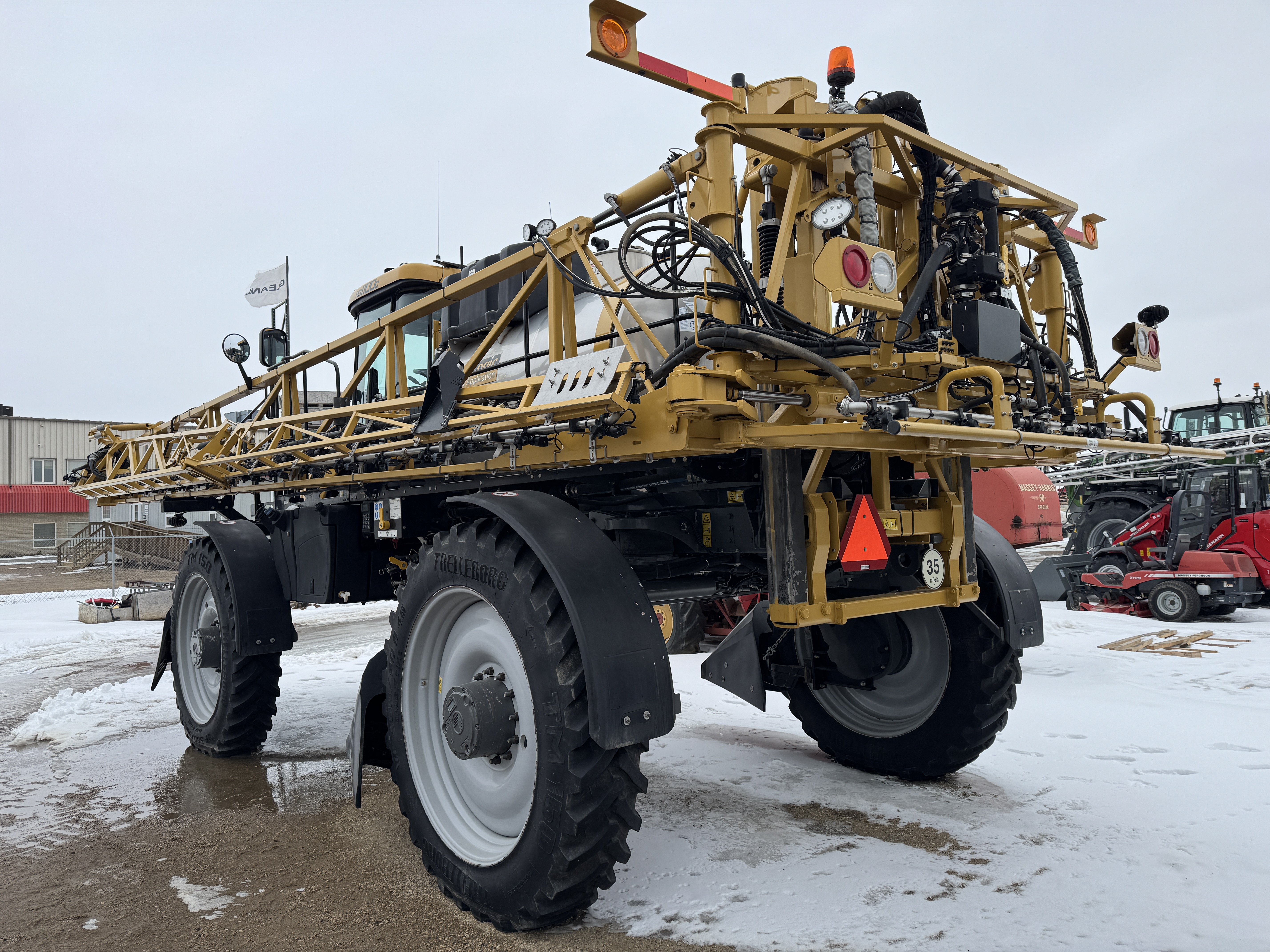 2019 RoGator RG1100C Sprayer/High Clearance