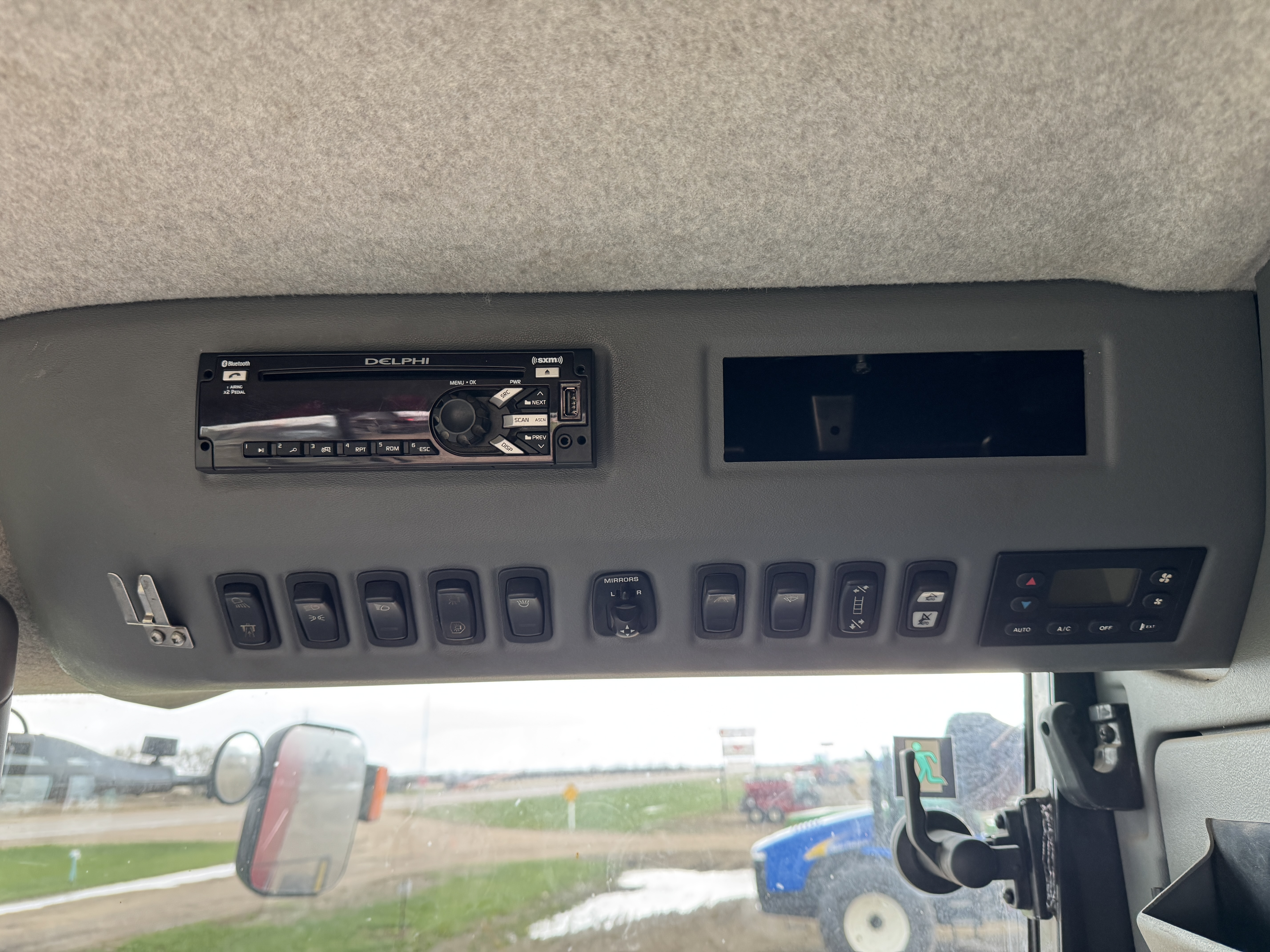 2017 Massey Ferguson 9565 Combine