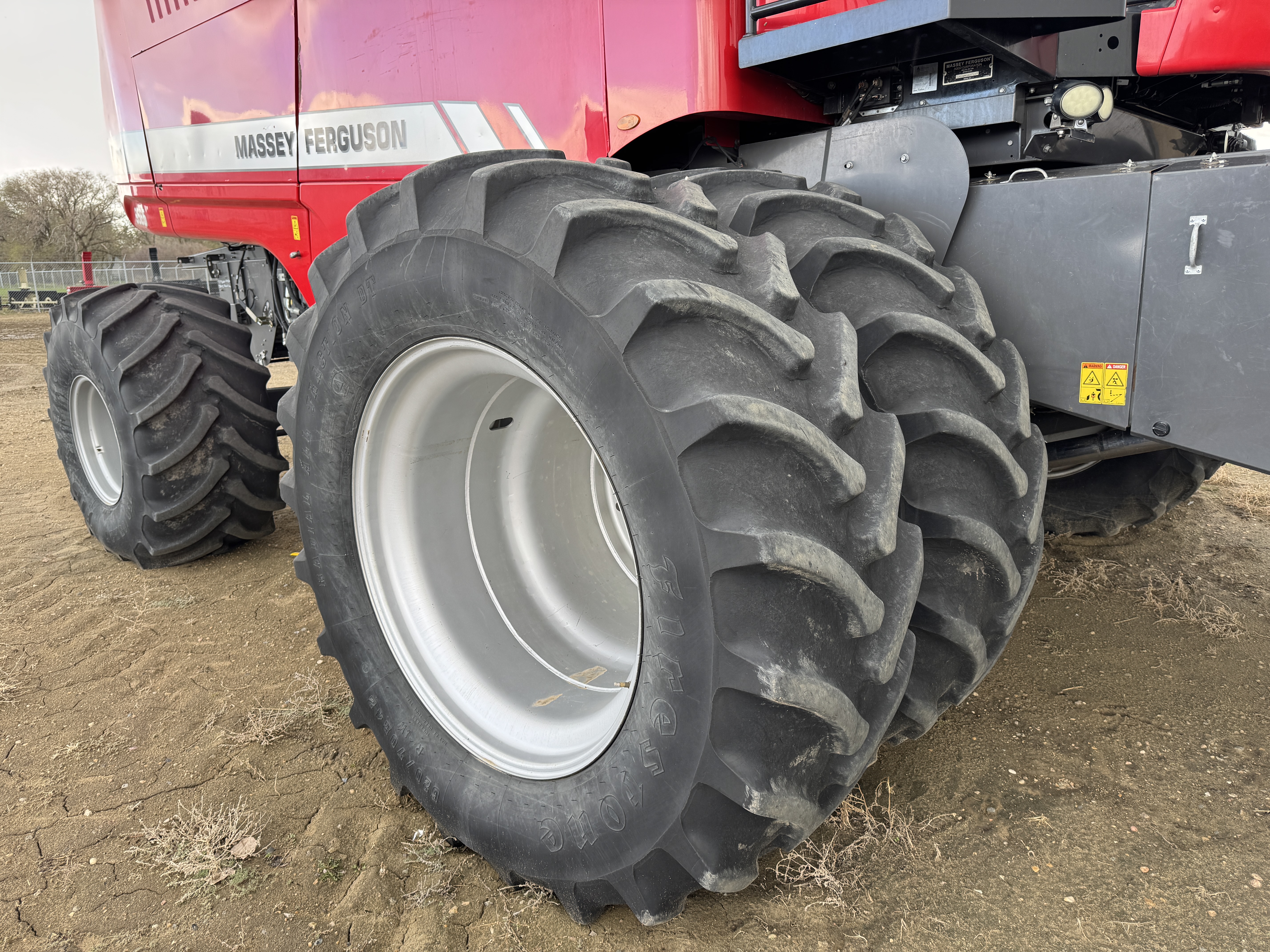 2017 Massey Ferguson 9565 Combine