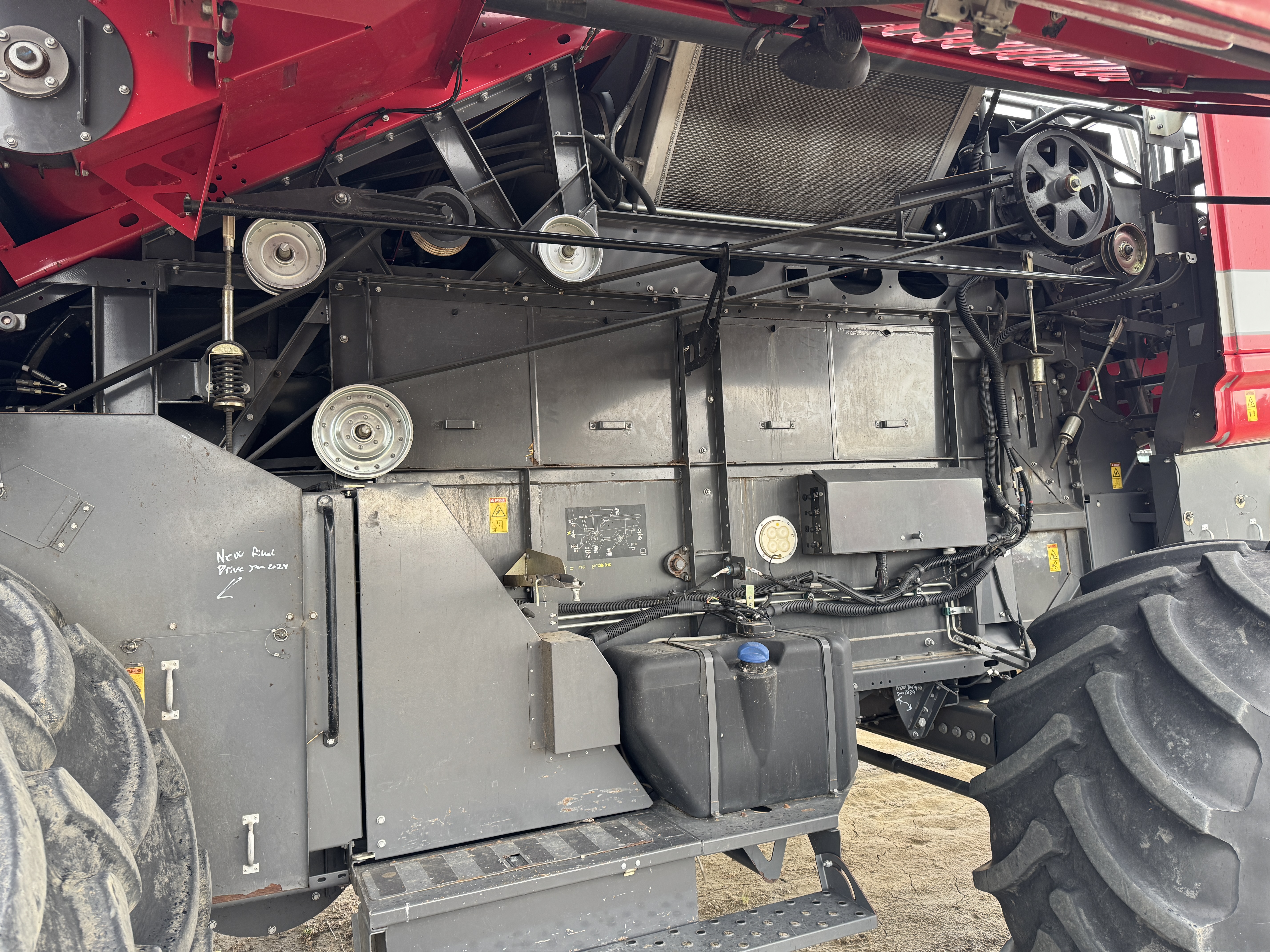 2017 Massey Ferguson 9565 Combine