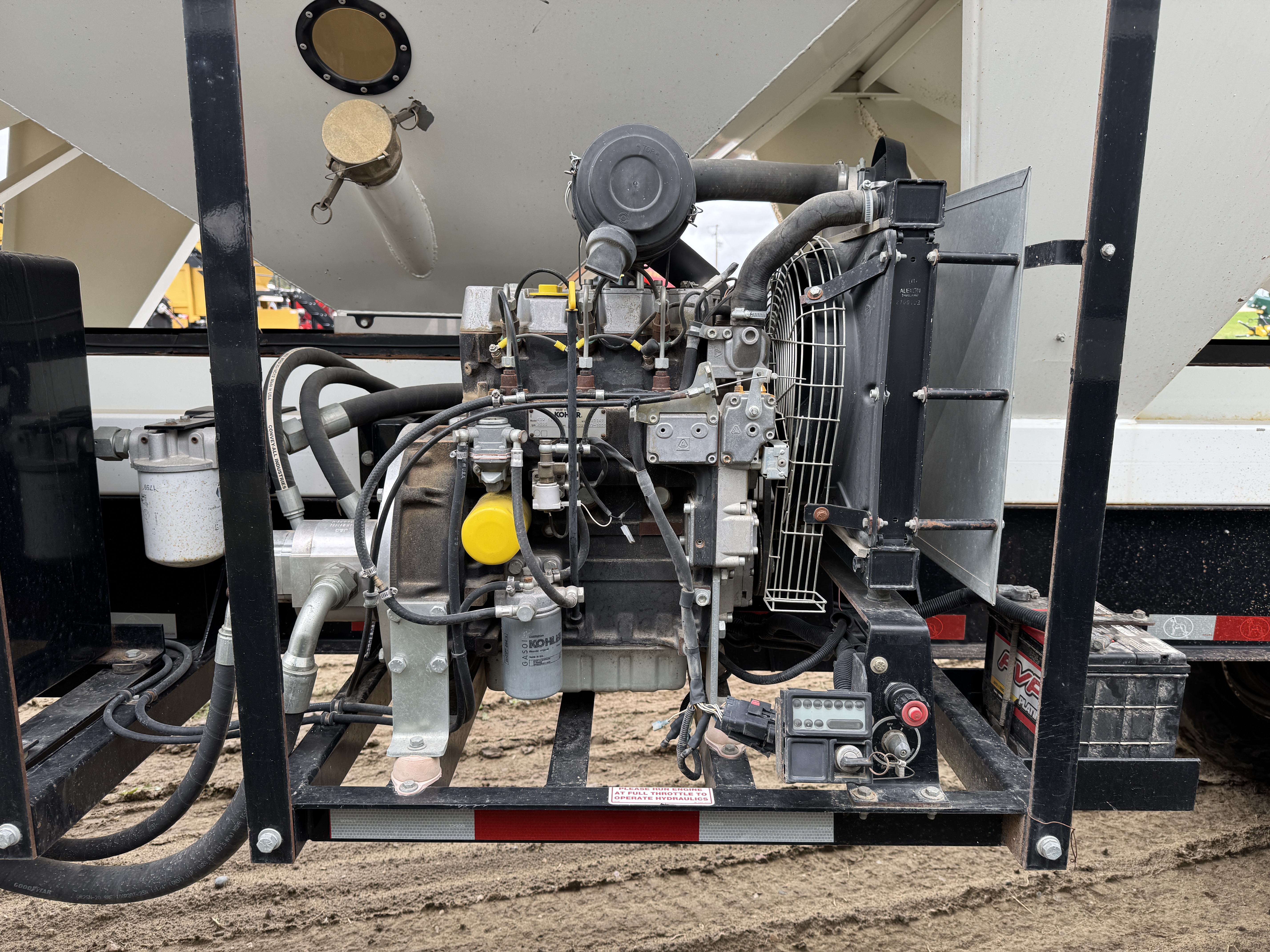 2012 Convey-All CST40-C Seed Tender
