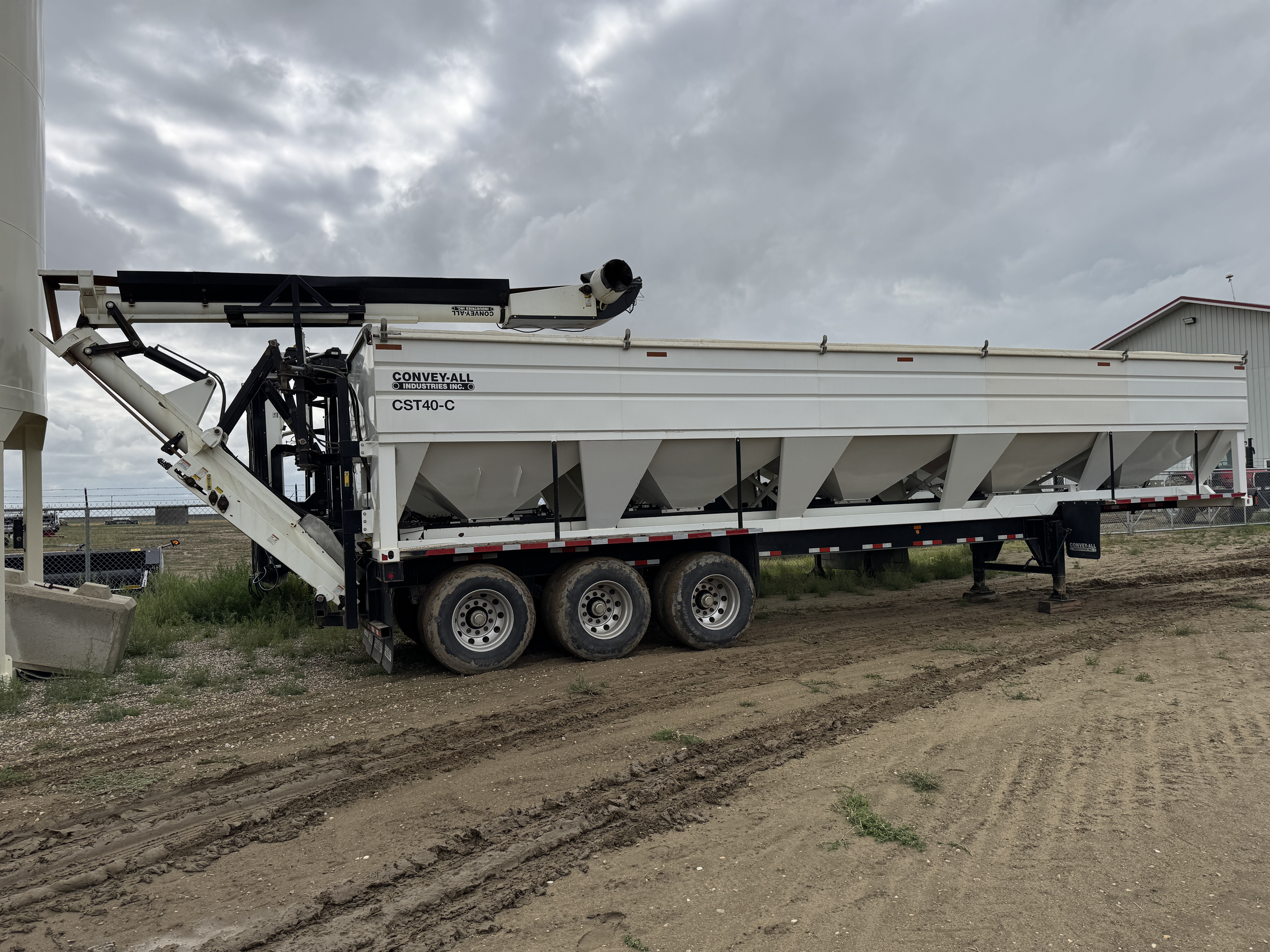 2012 Convey-All CST40-C Seed Tender