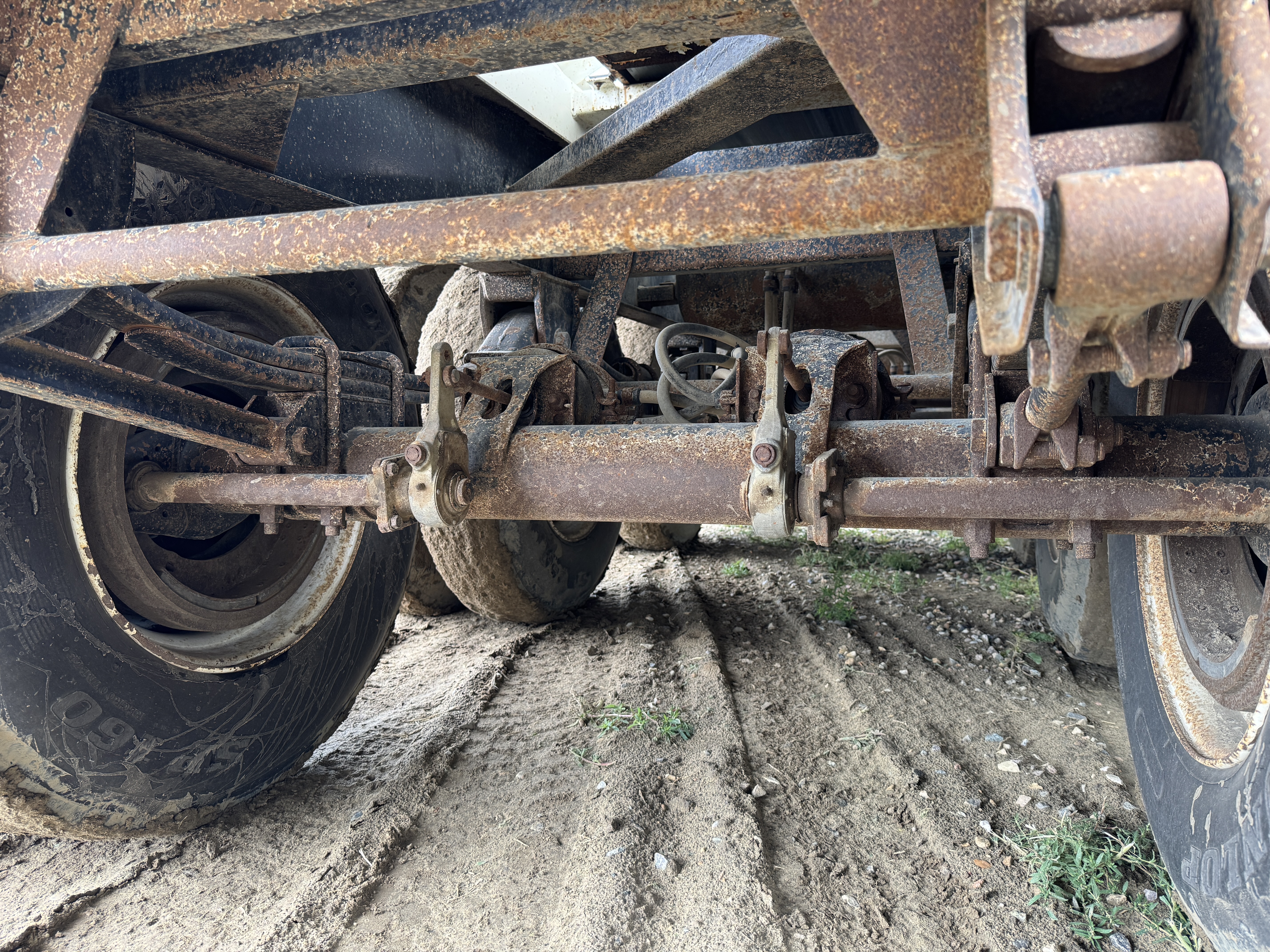 2012 Convey-All CST40-C Seed Tender