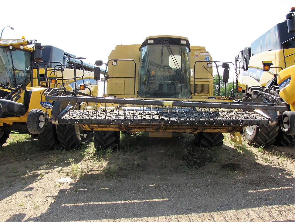 1997 New Holland TX66 Combine