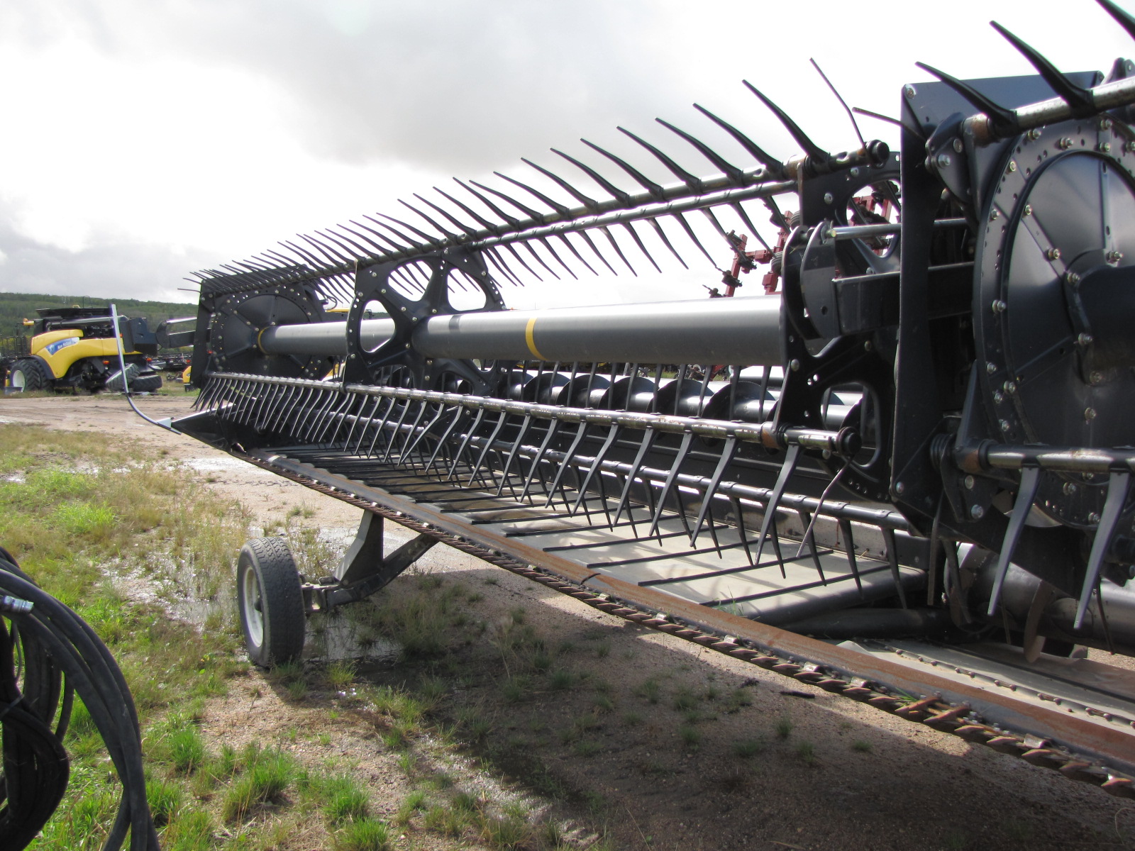 2011 MacDon FD70-40 Header Combine