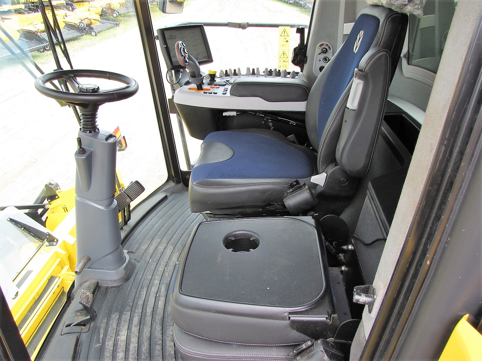 2019 New Holland CX8.90 Combine