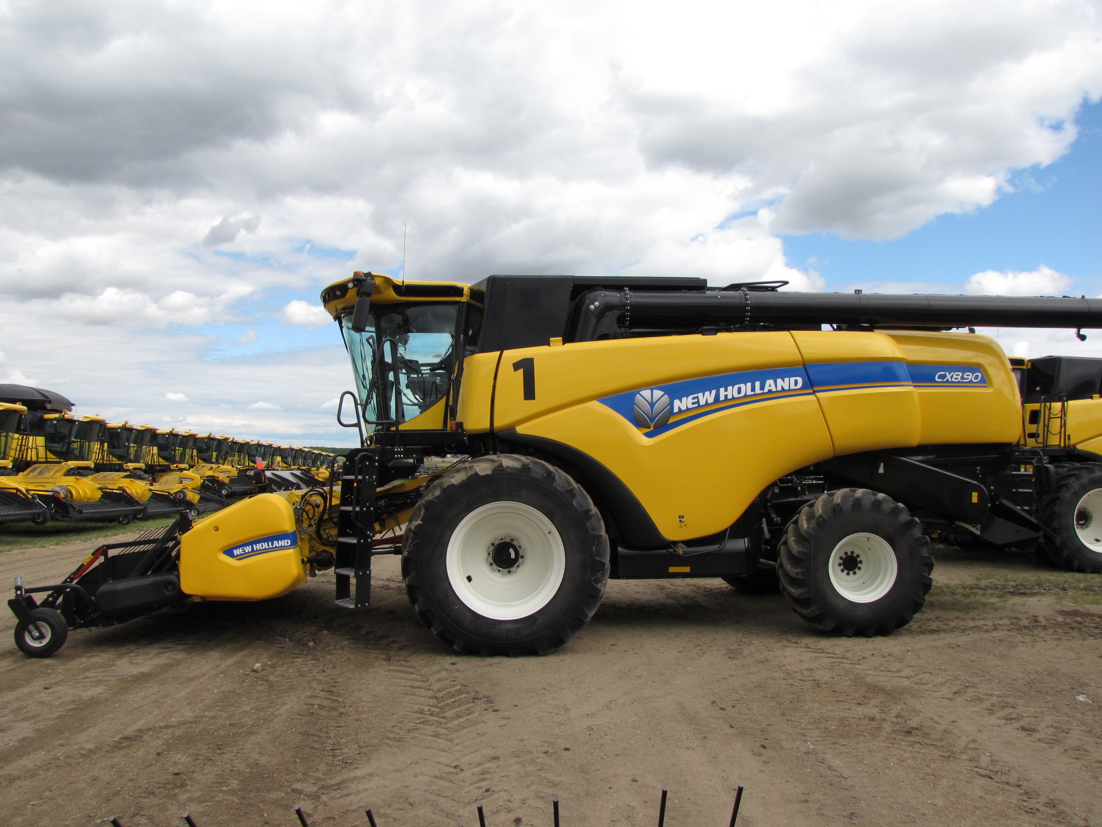2019 New Holland CX8.90 Combine