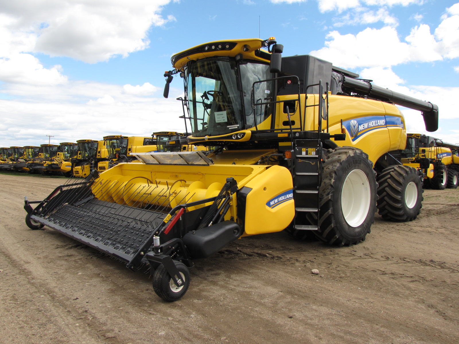 2019 New Holland CX8.90 Combine