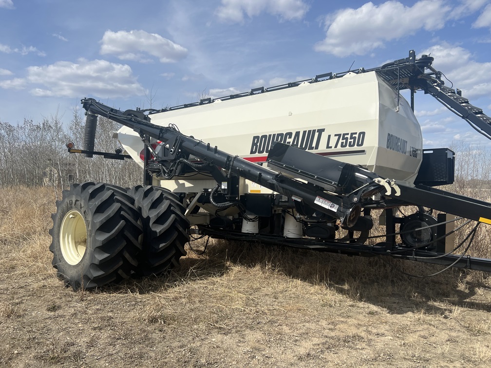 2017 Bourgault 7550 Air Tank/Cart