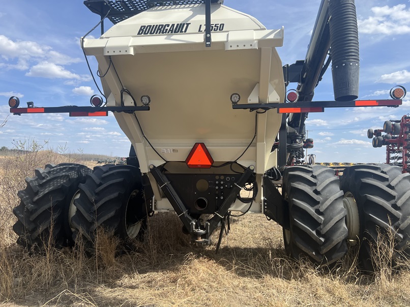 2017 Bourgault 7550 Air Tank/Cart