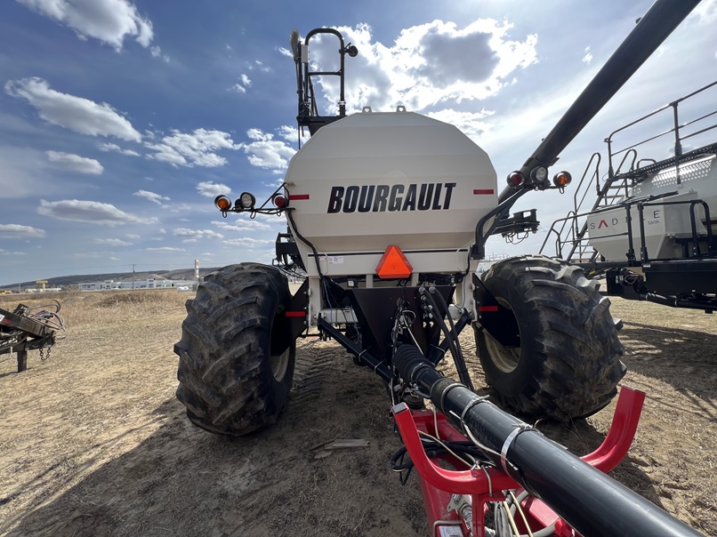 2010 Bourgault 6350 Air Tank/Cart