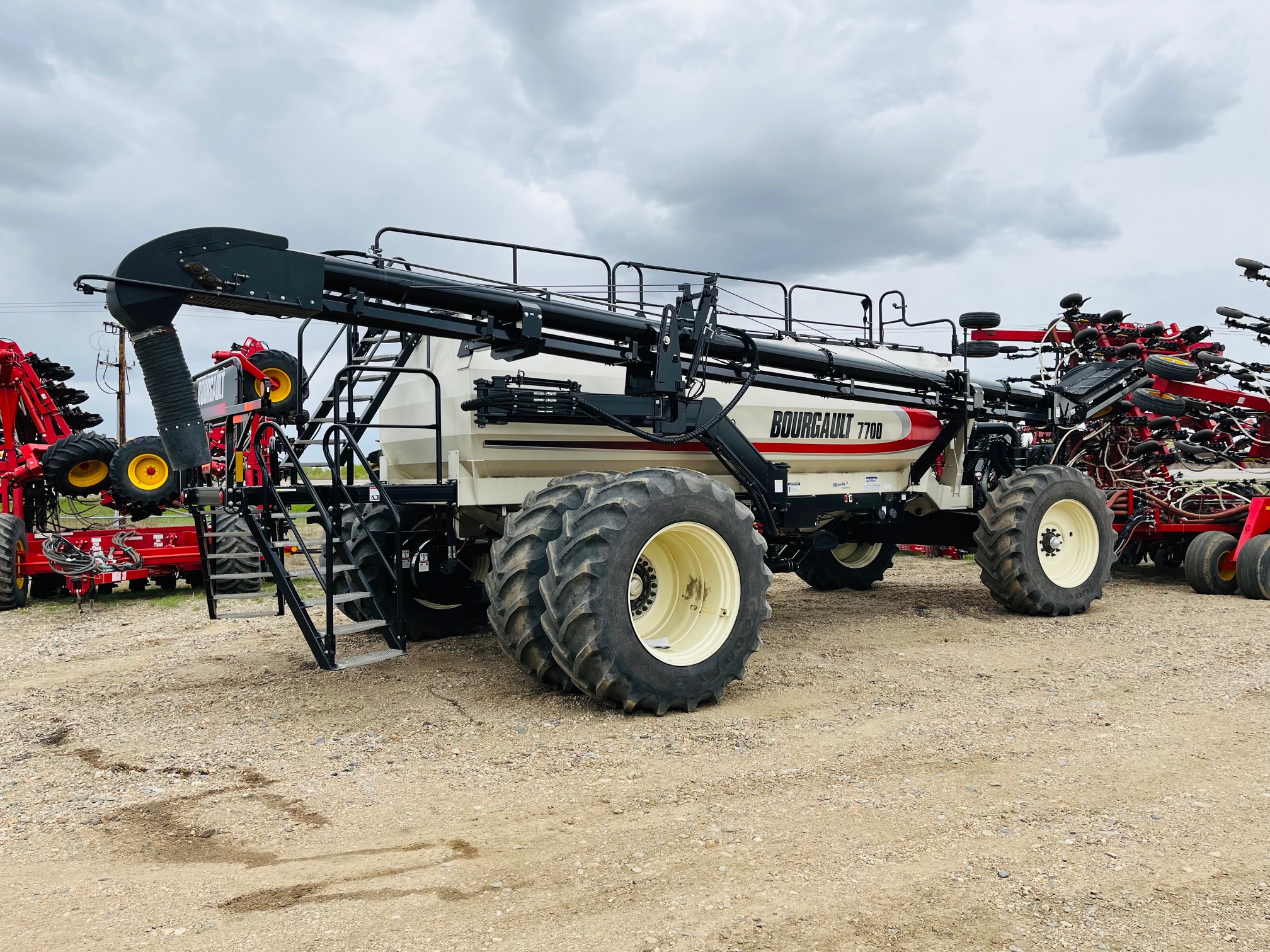 2019 Bourgault 7700 Air Tank/Cart