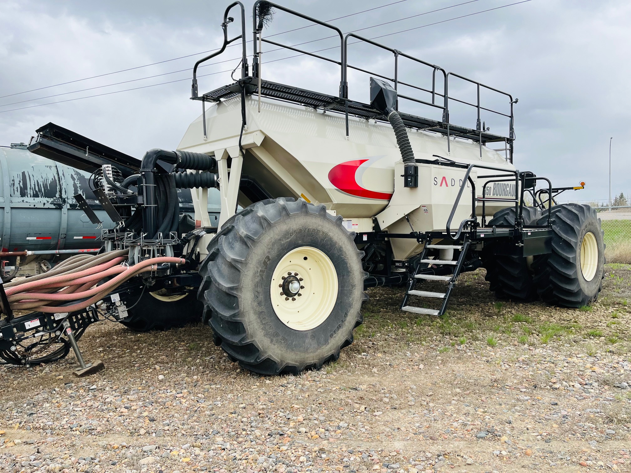 2017 Bourgault 7950 Air Tank/Cart