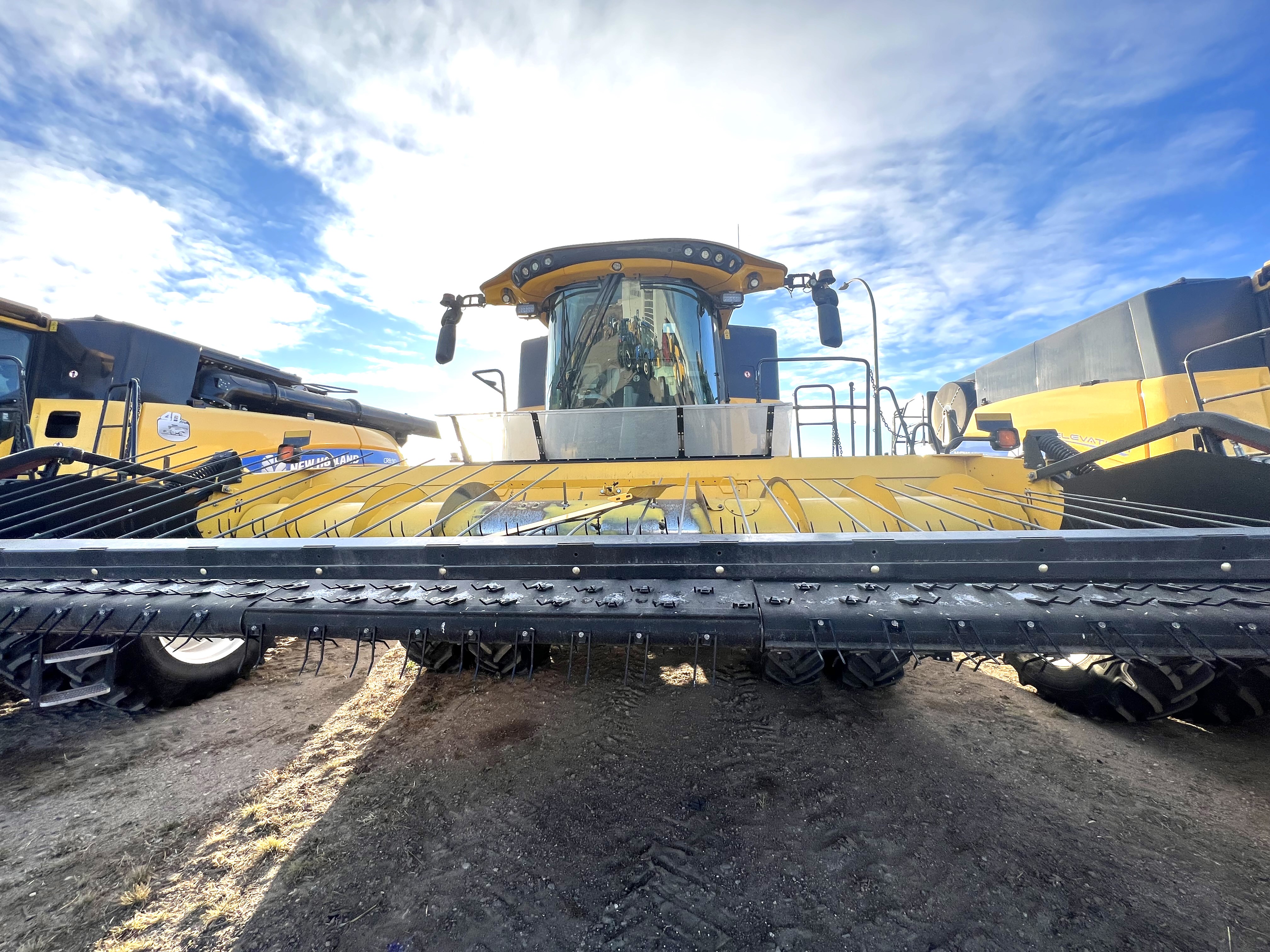 2019 New Holland CX8.90 Combine