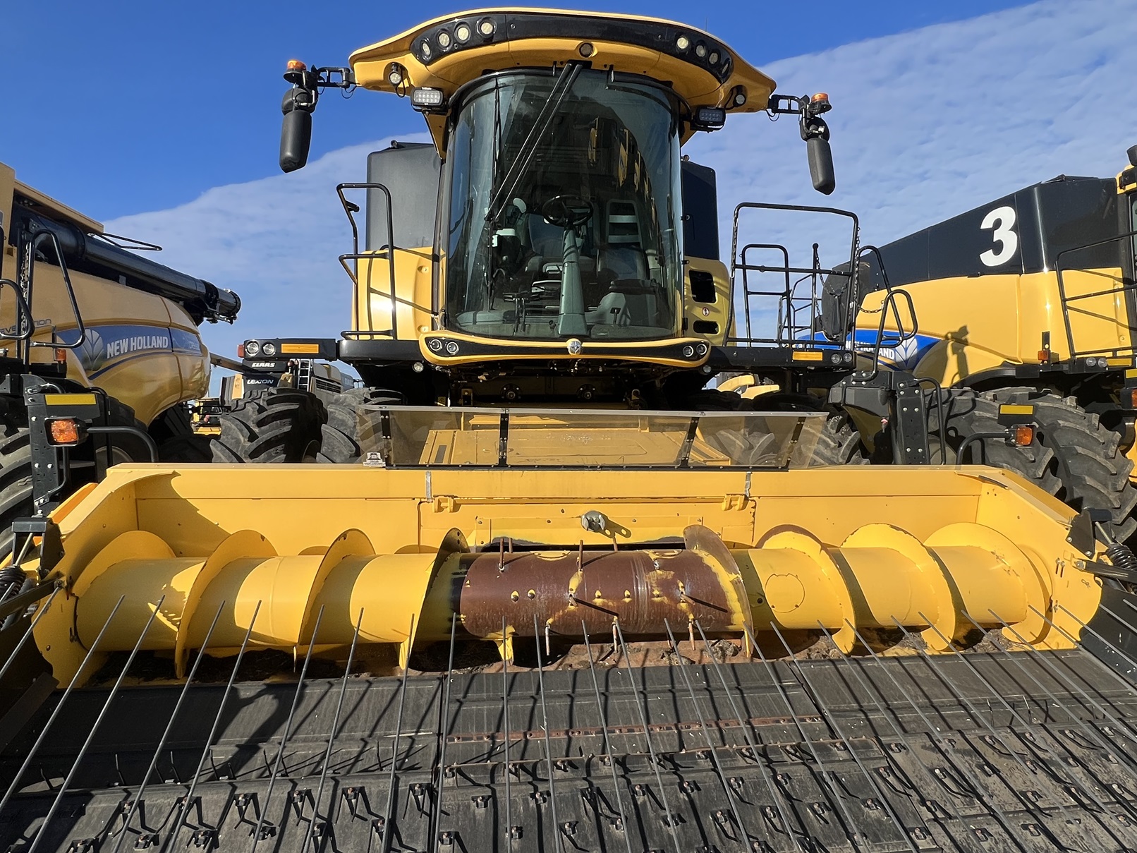 2017 New Holland CR9.90 Combine