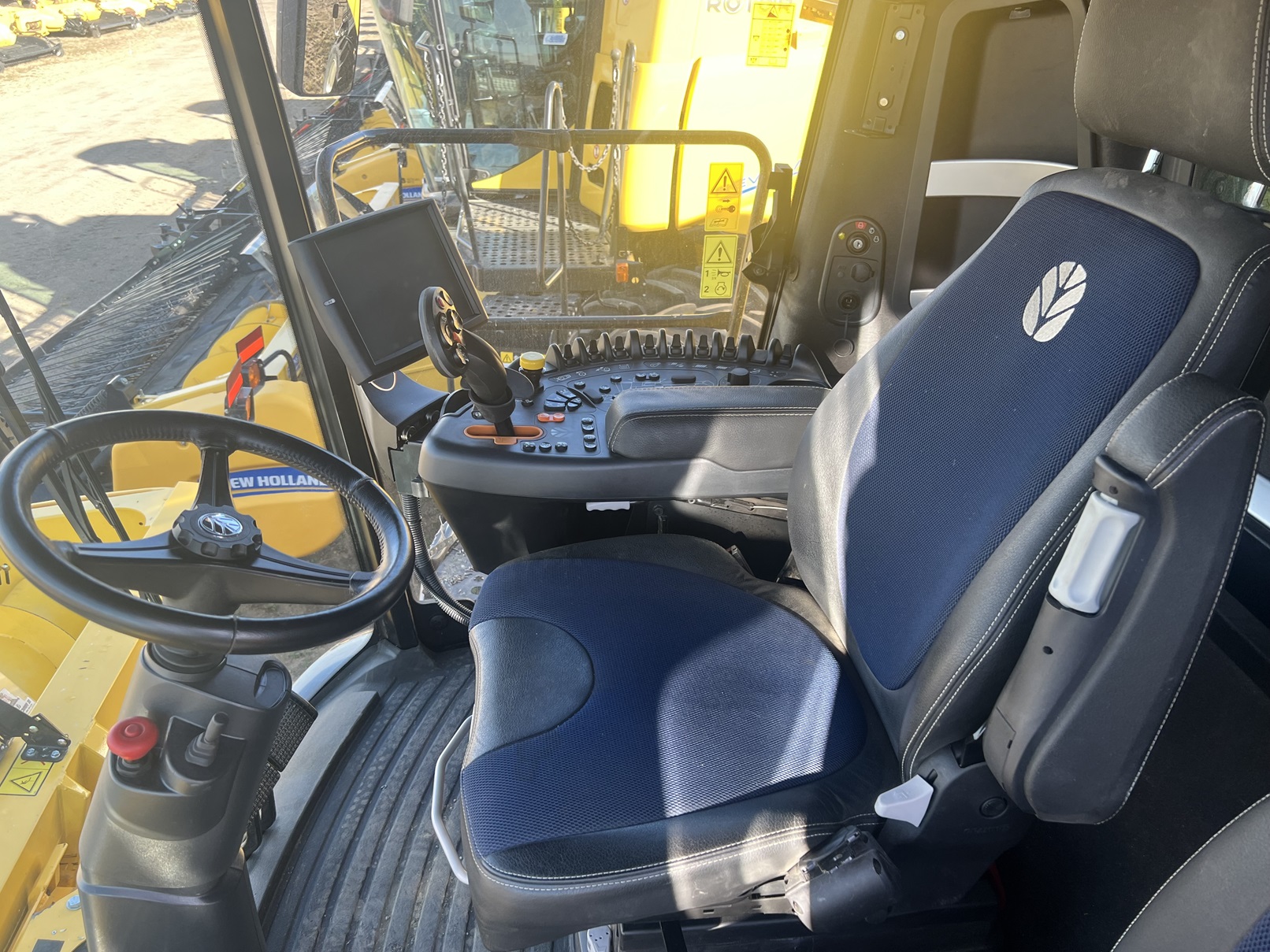 2020 New Holland CR9.90Z Combine