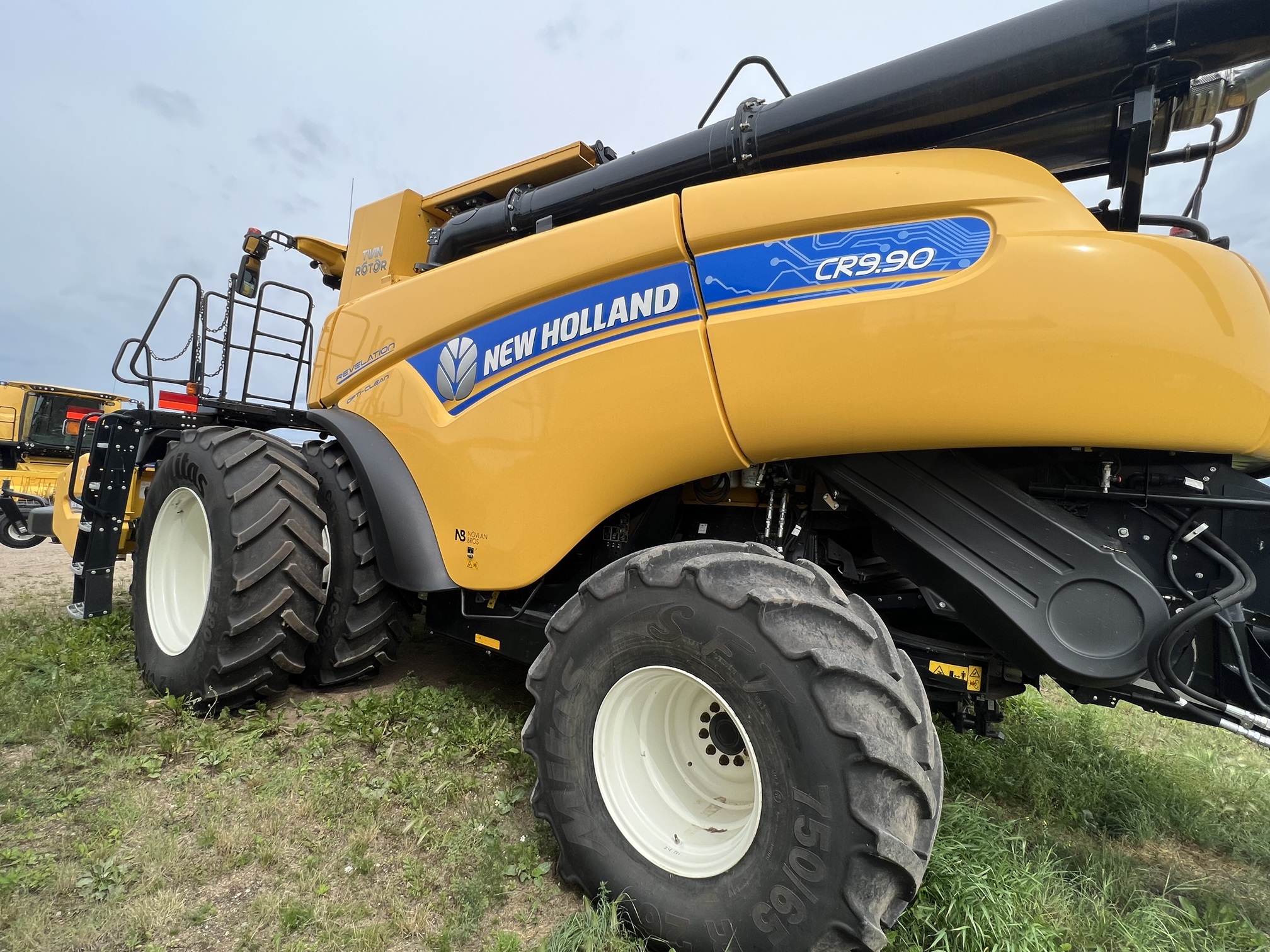 2021 New Holland CR9.90Z Combine