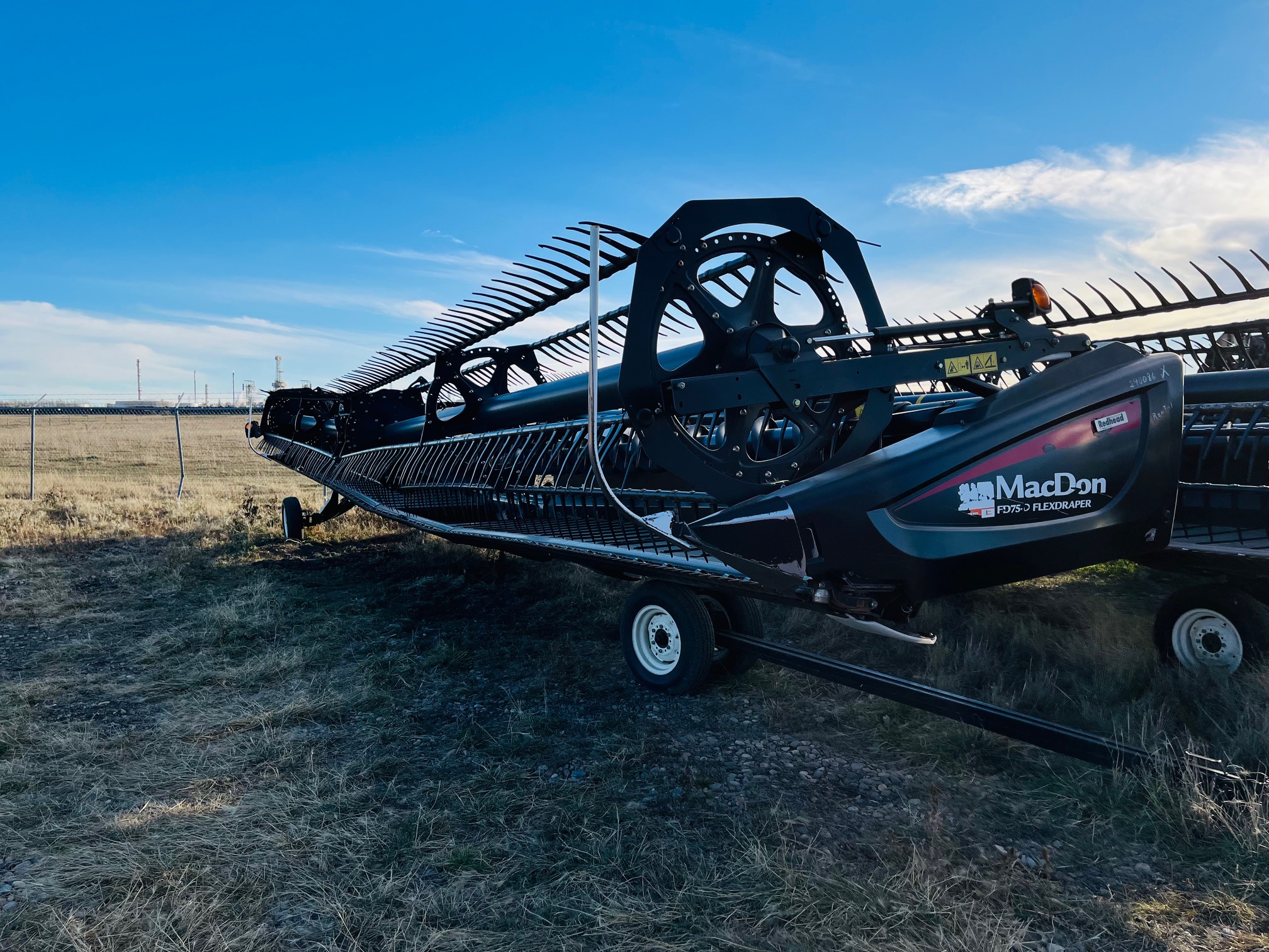 2016 MacDon FD75-30 Header Combine