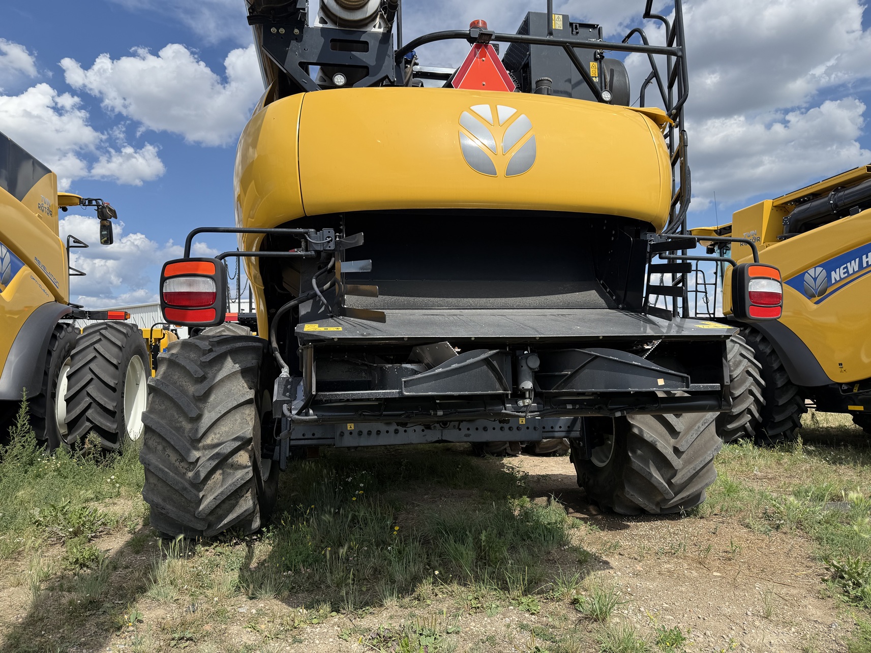 2020 New Holland CR10.90Z Combine