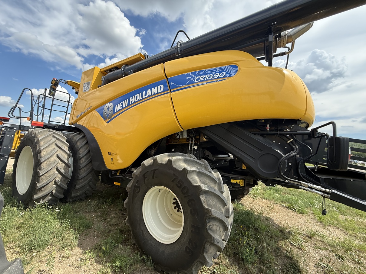 2020 New Holland CR10.90Z Combine