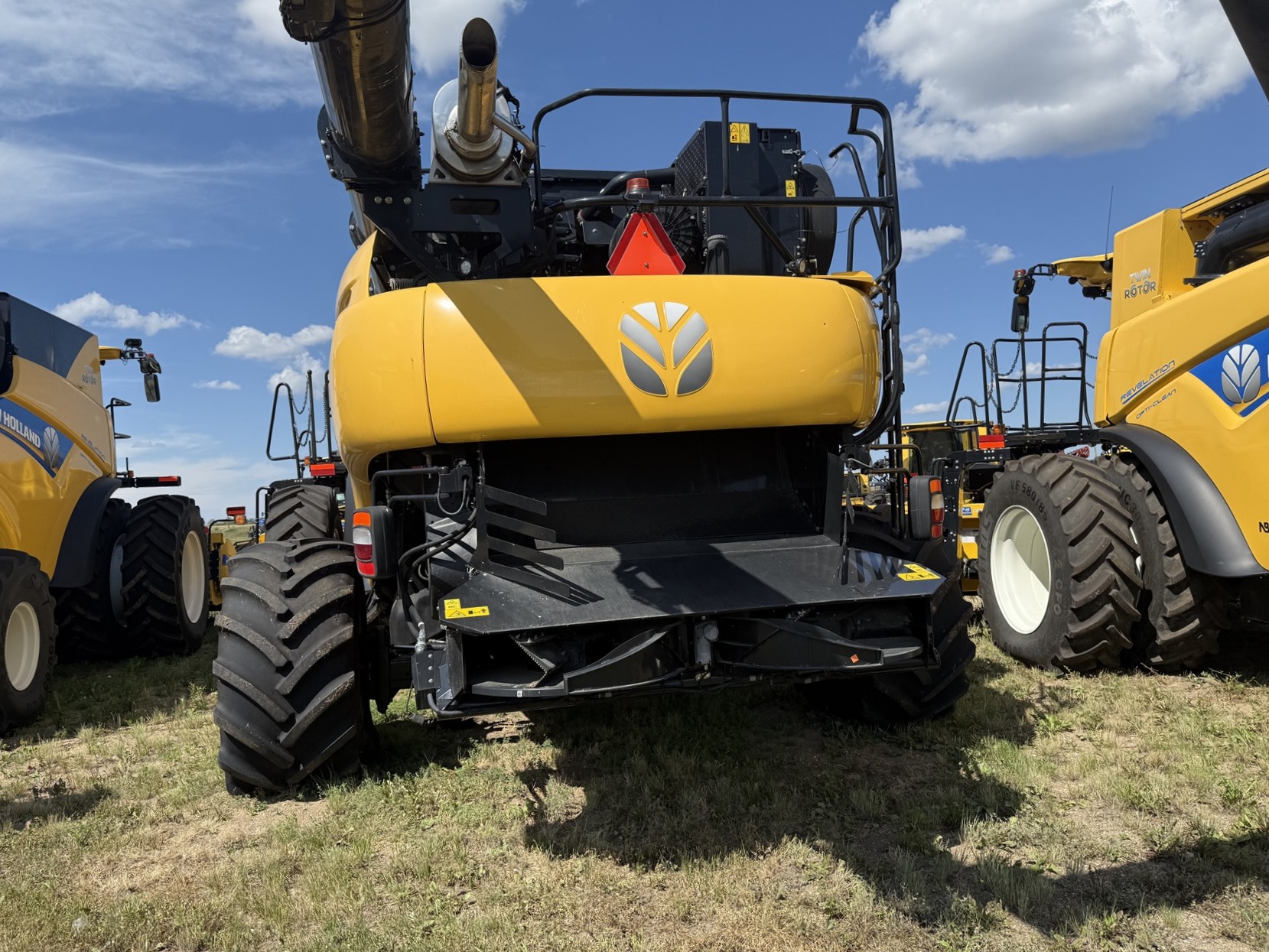 2021 New Holland CR10.90Z Combine