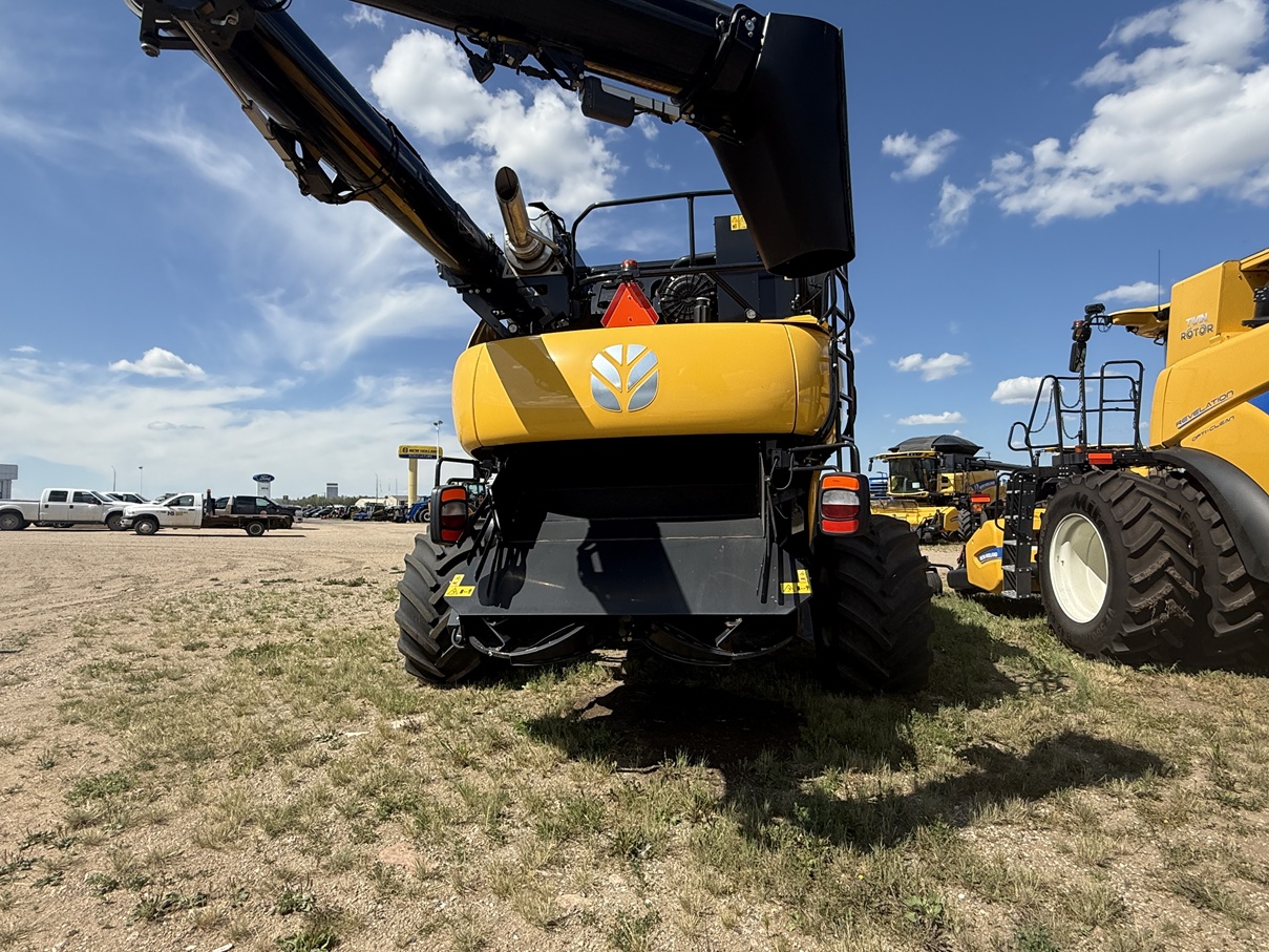 2024 New Holland CR10.90Z Combine