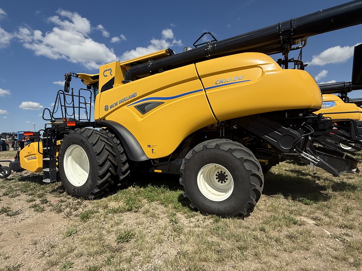 2024 New Holland CR10.90Z Combine