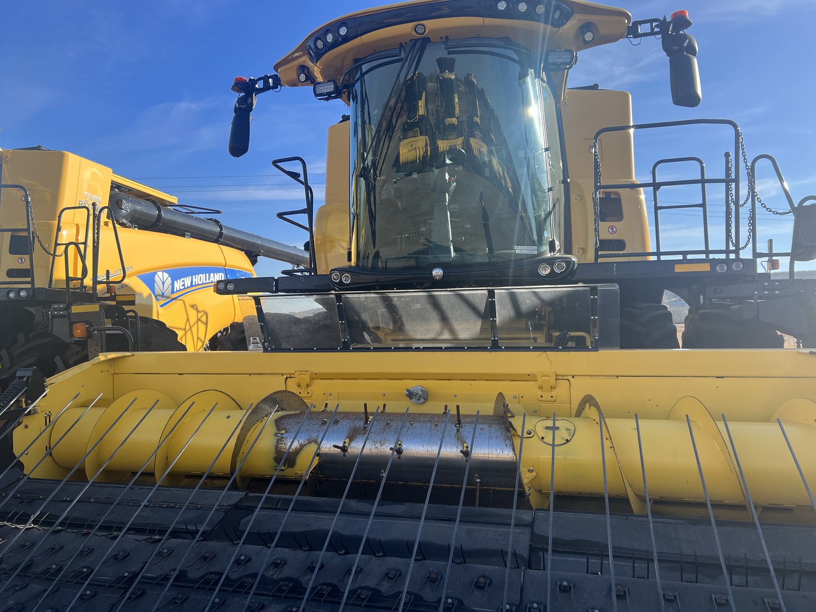 2021 New Holland CR8.90Z Combine