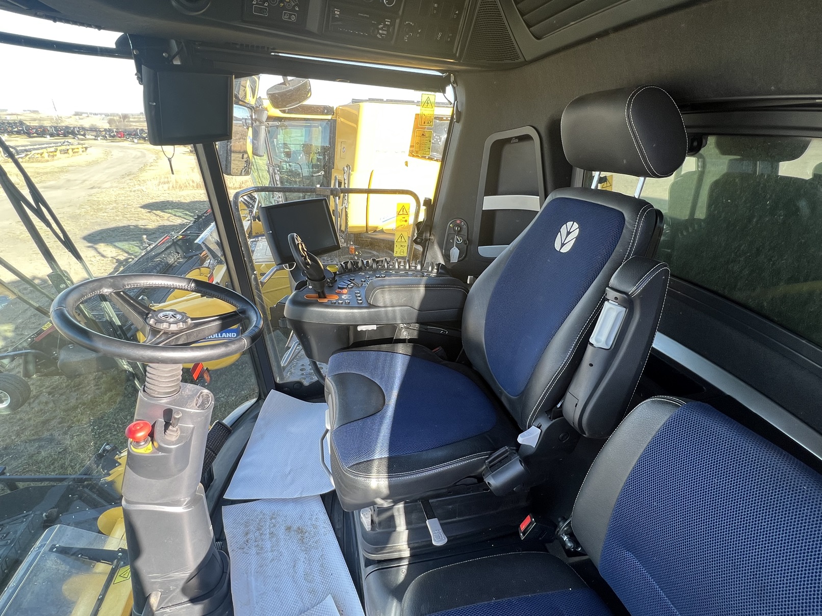 2021 New Holland CR8.90Z Combine