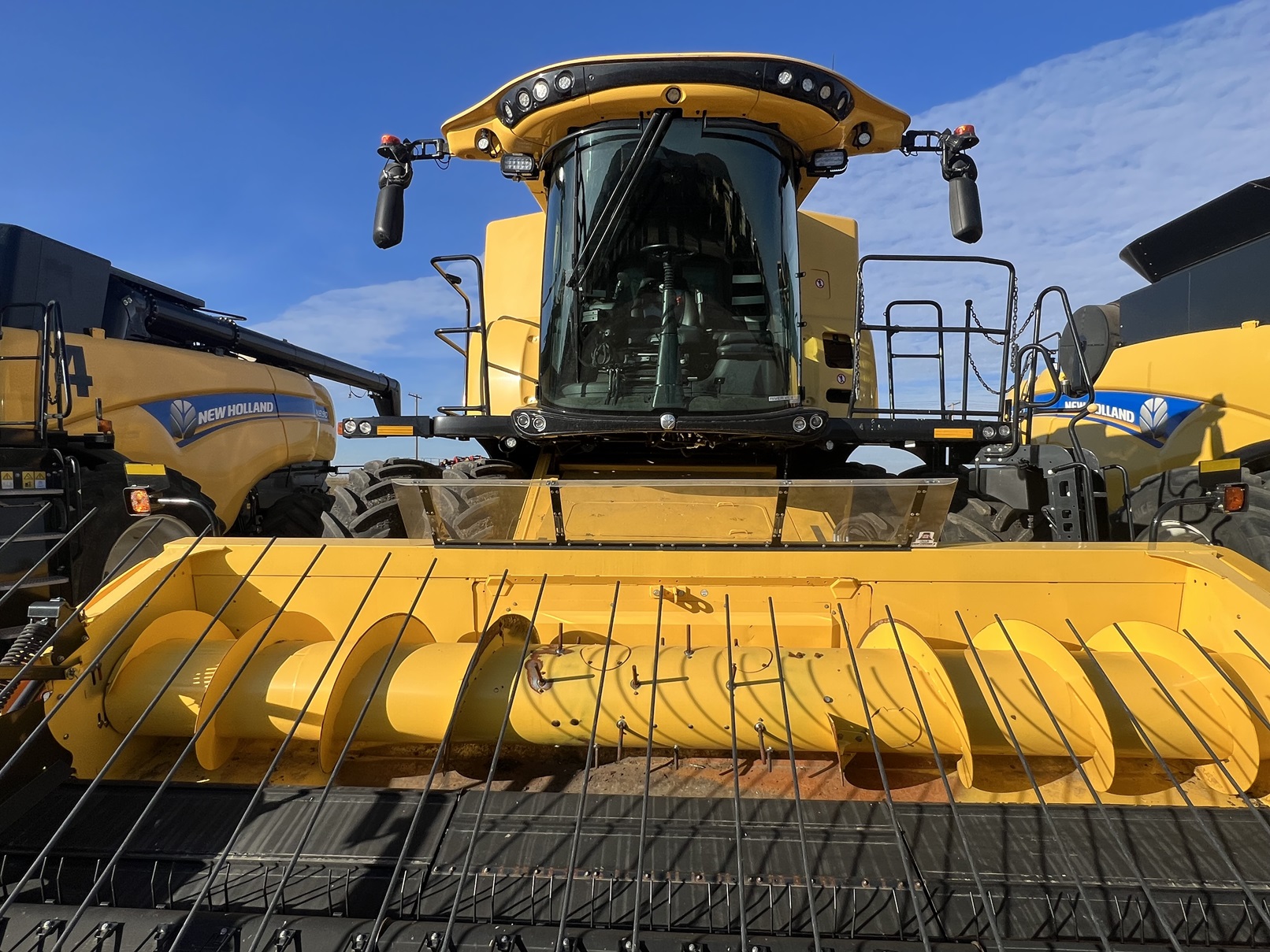 2020 New Holland CX8.90Z Combine
