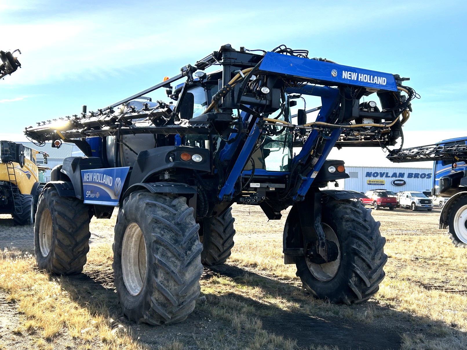 2014 New Holland SP.365F Sprayer/High Clearance