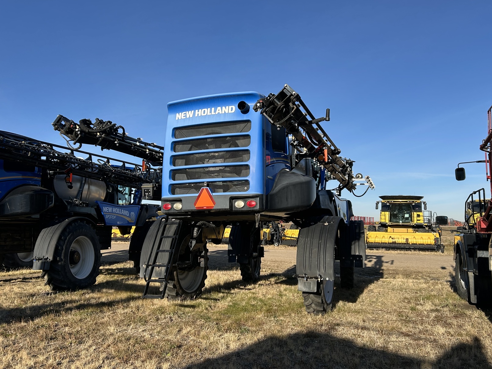 2016 New Holland SP.345F Sprayer/High Clearance