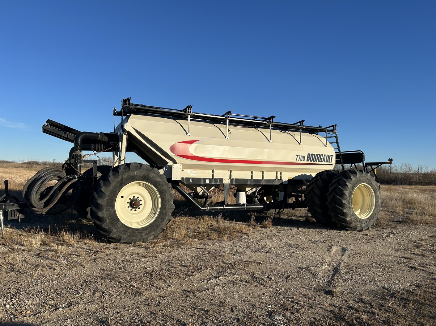 2013 Bourgault 7700 Air Tank/Cart