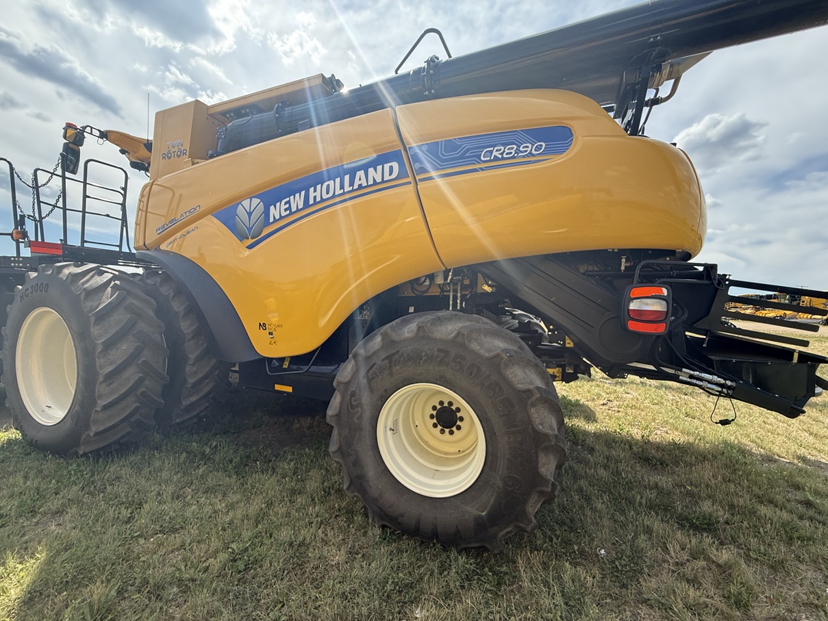 2022 New Holland CR8.90Z Combine
