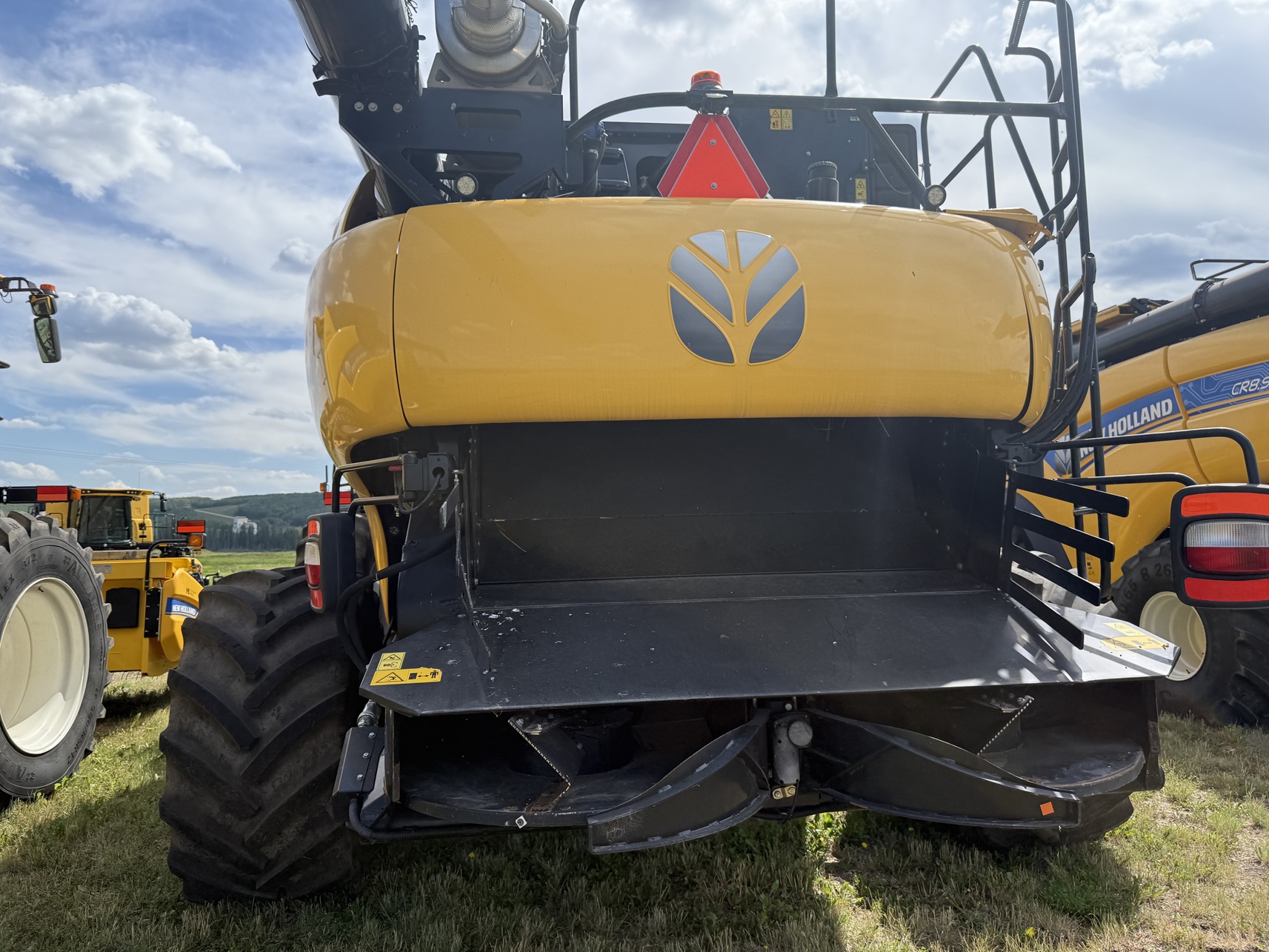 2022 New Holland CR8.90Z Combine